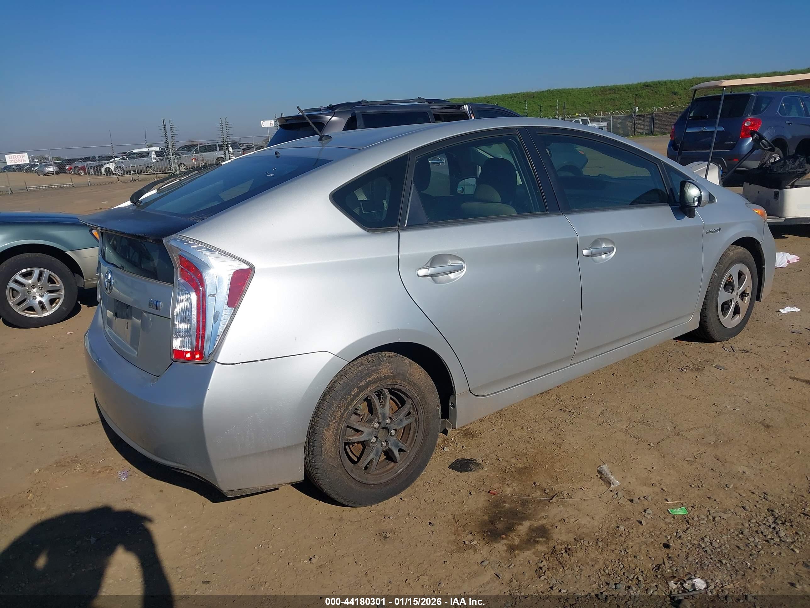 TOYOTA PRIUS image 4