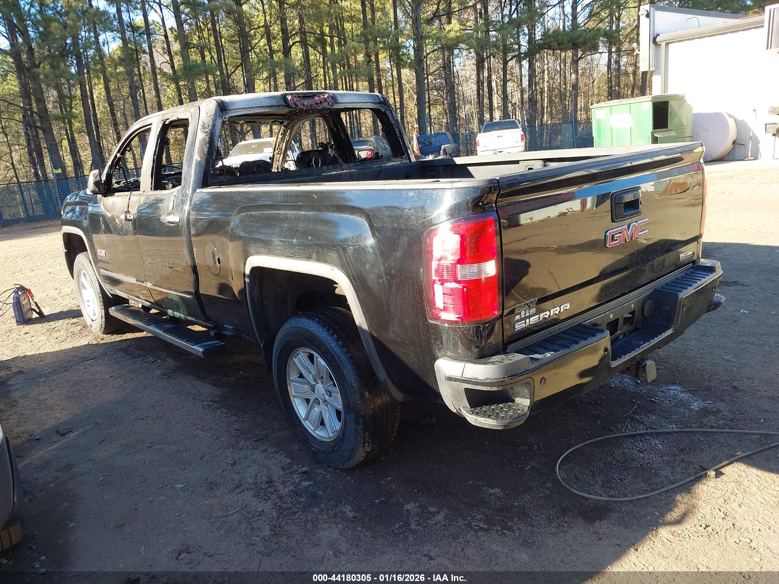 GMC SIERRA image 3