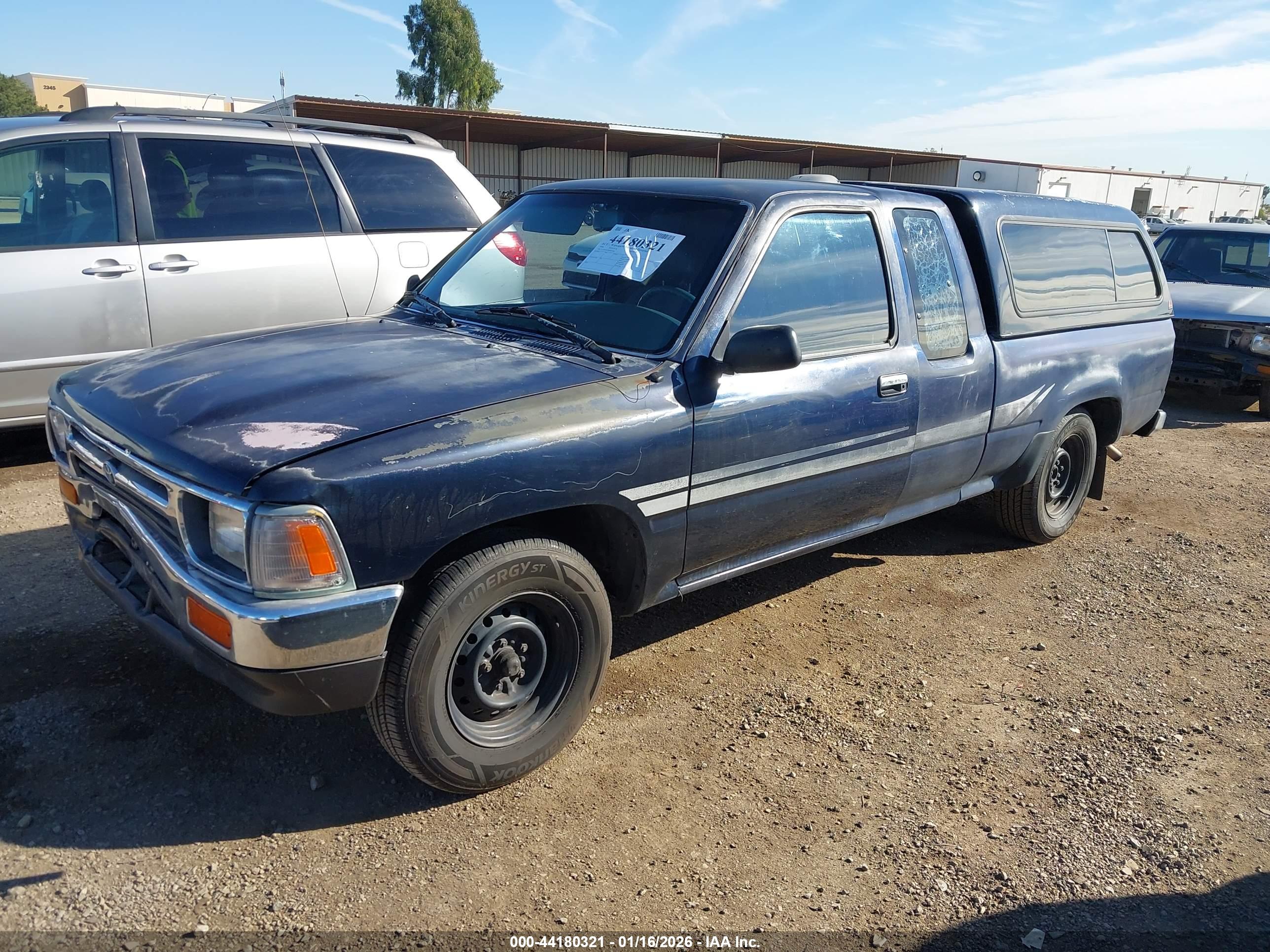 TOYOTA PICKUP image 2