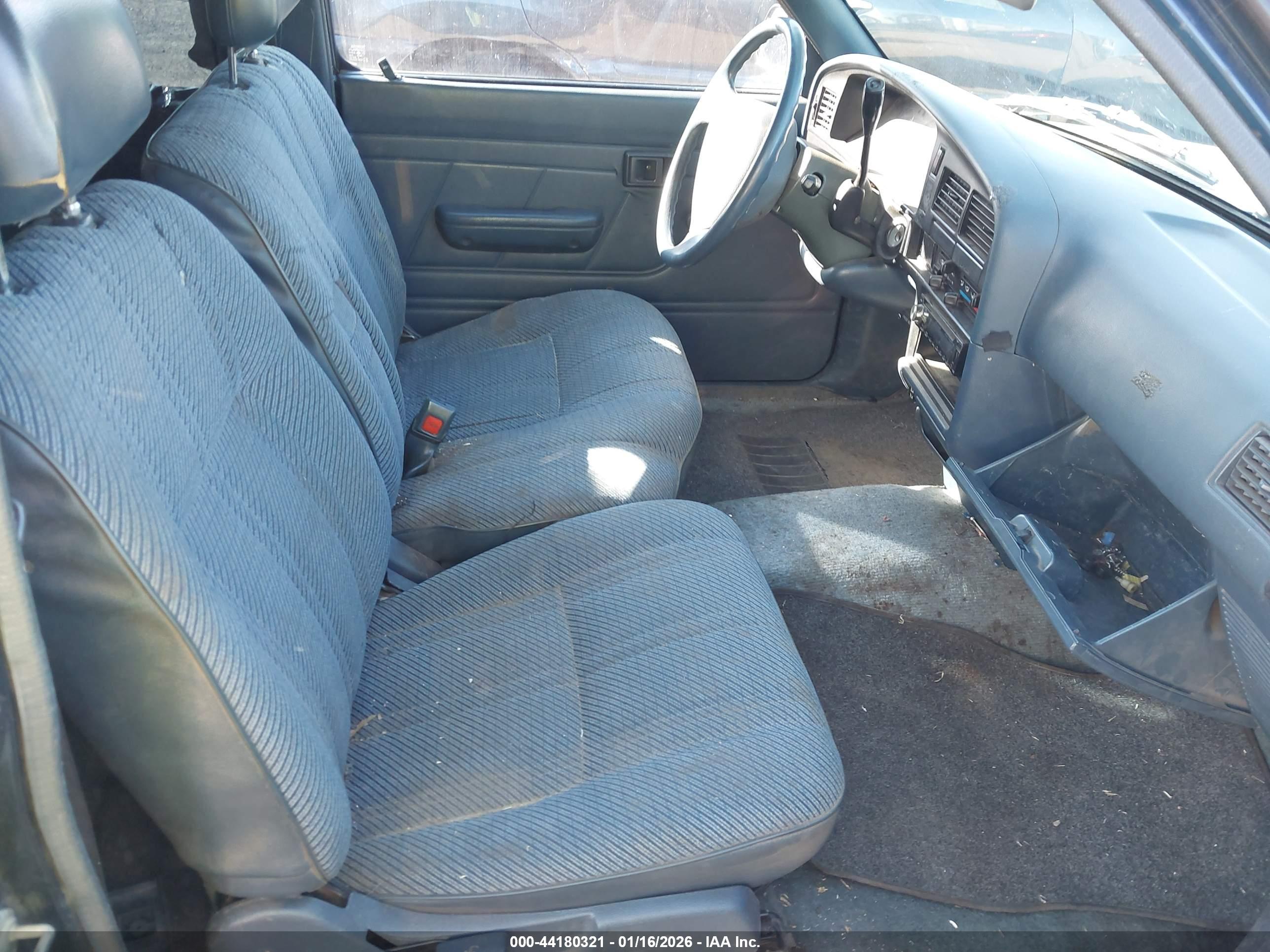 TOYOTA PICKUP image 5