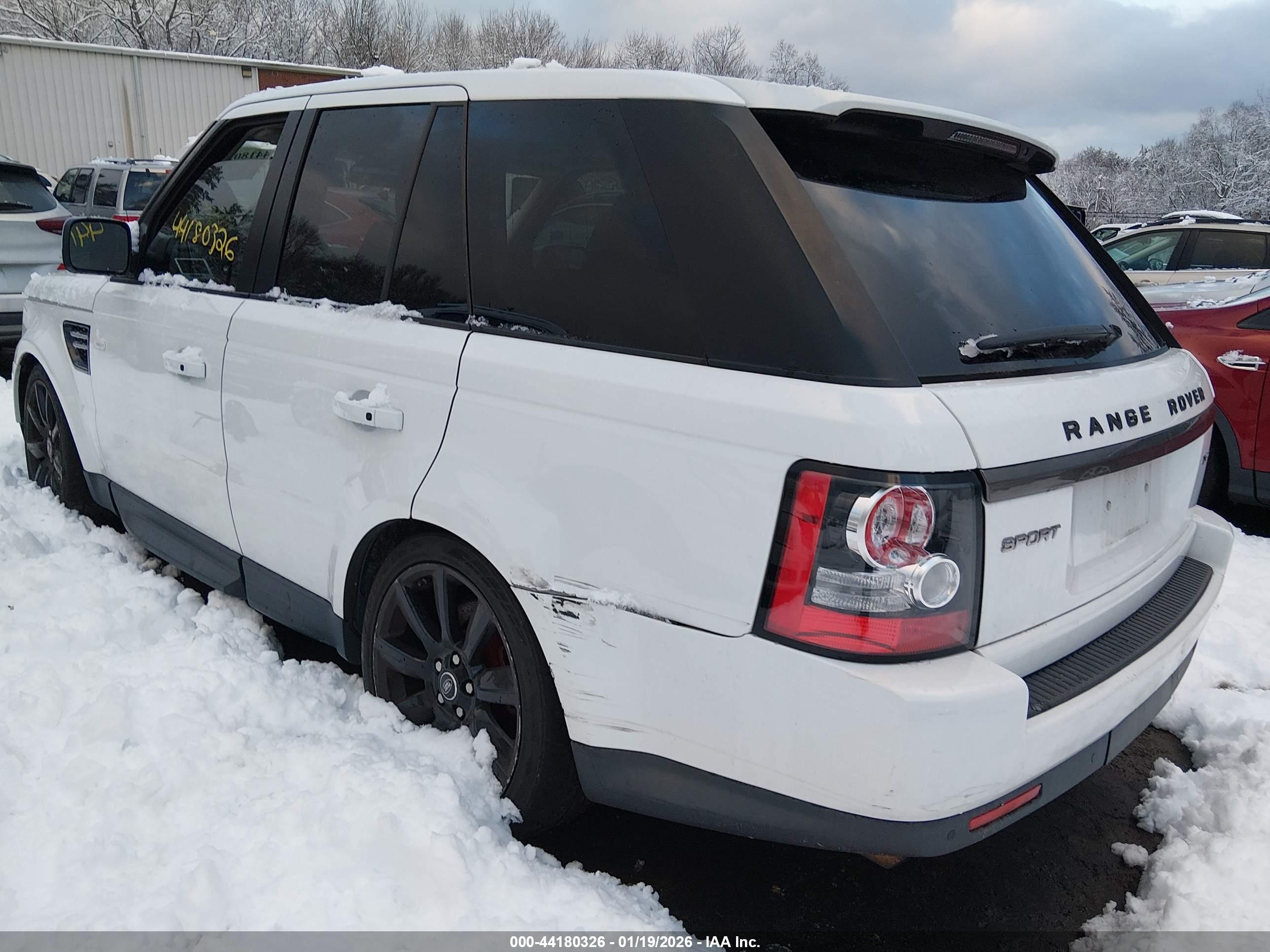 LAND ROVER image 3