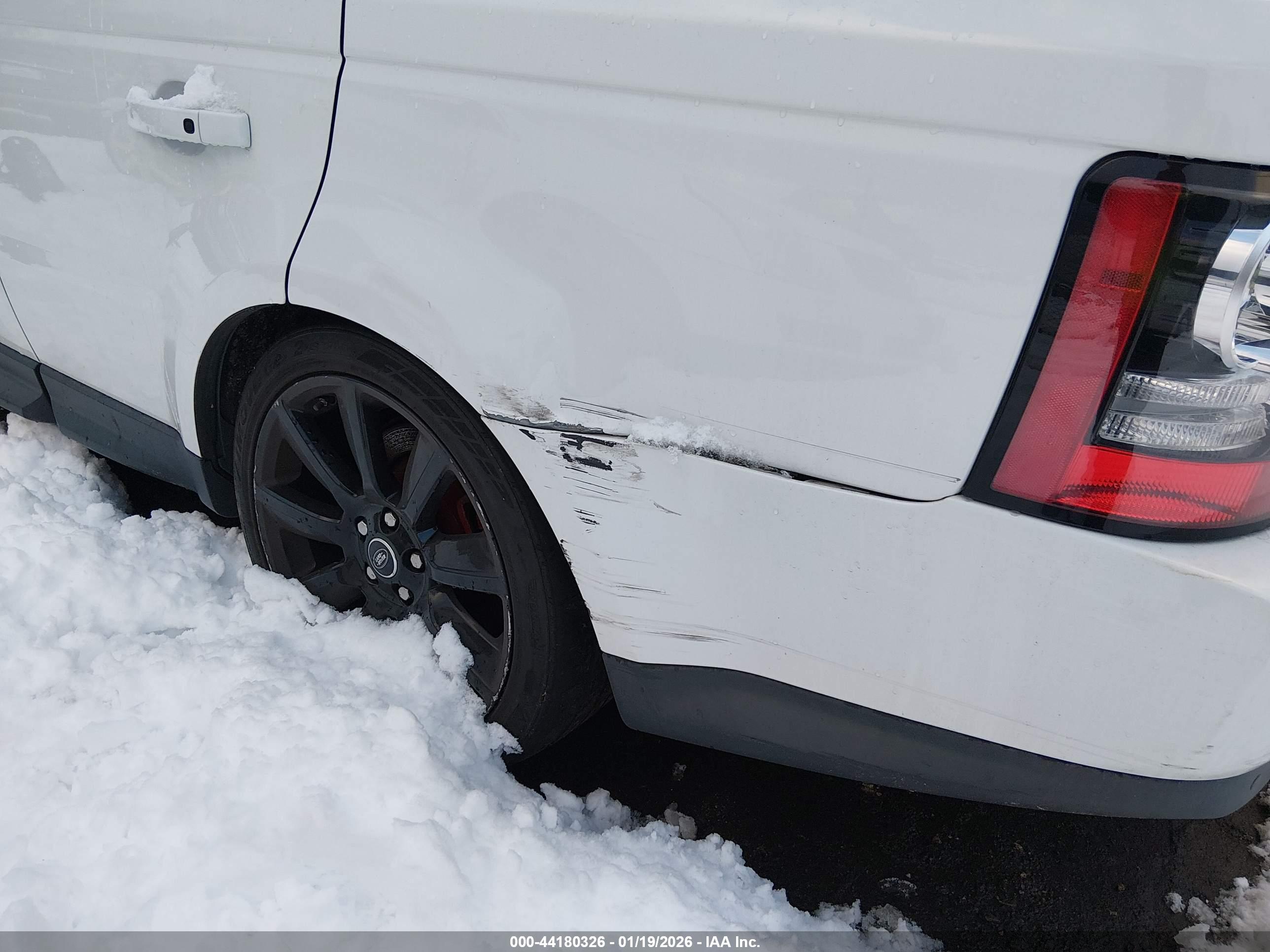 LAND ROVER image 6