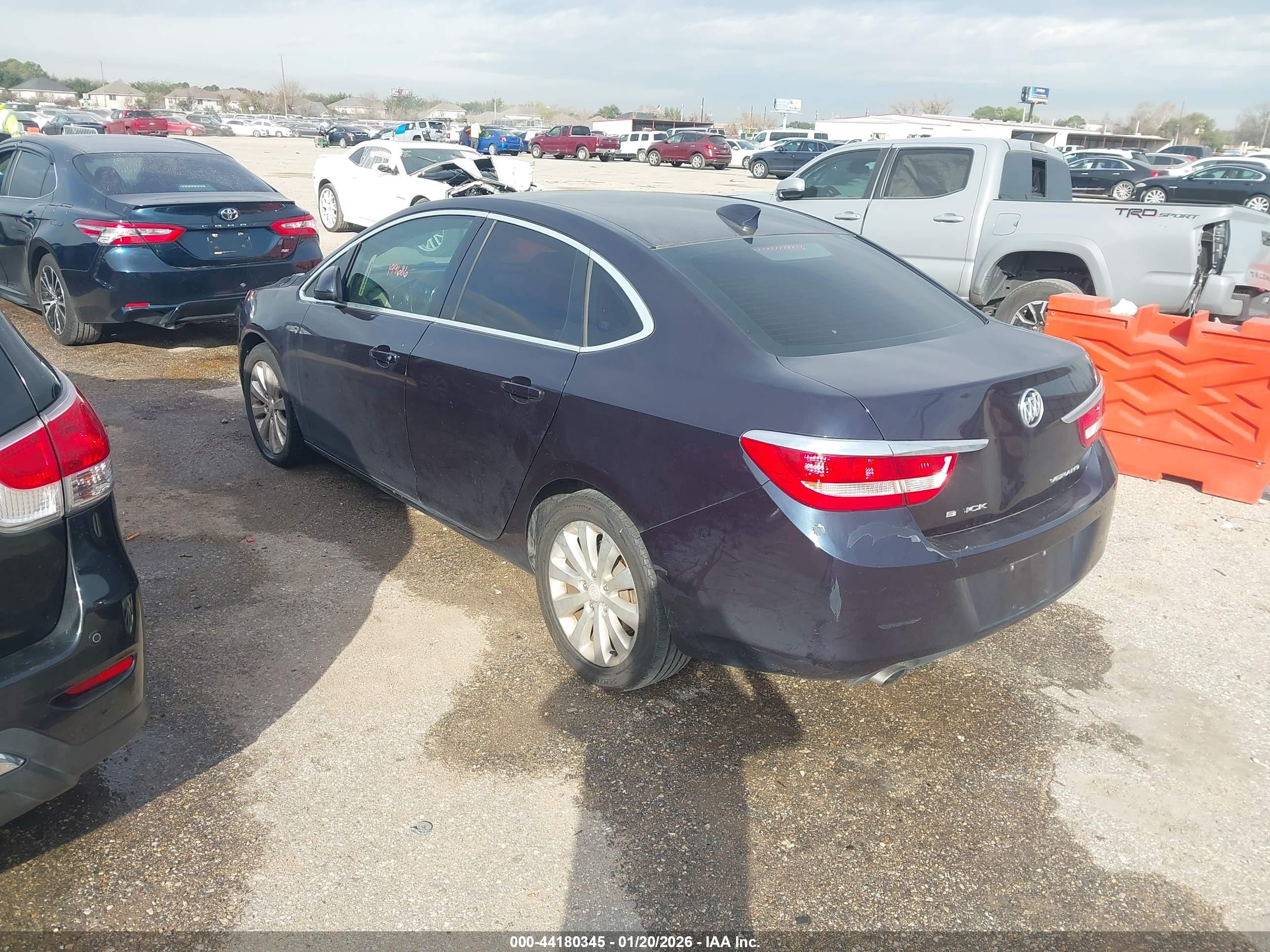 BUICK VERANO image 3