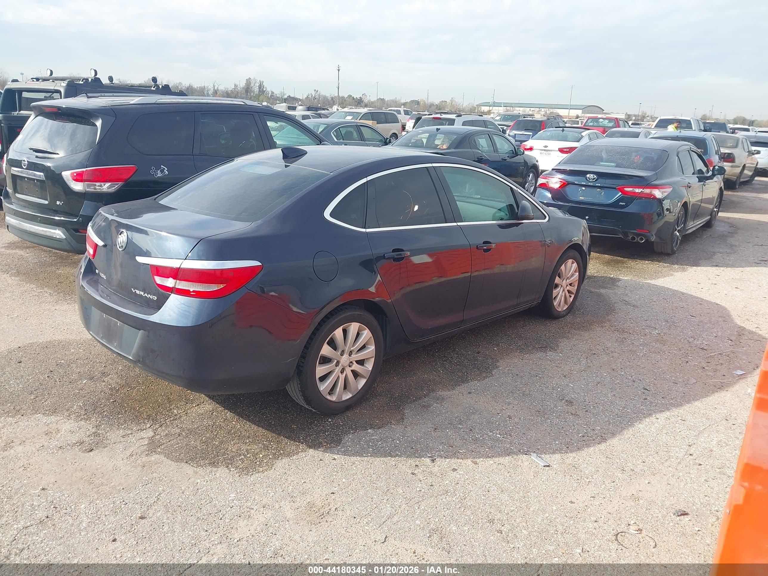 BUICK VERANO image 4
