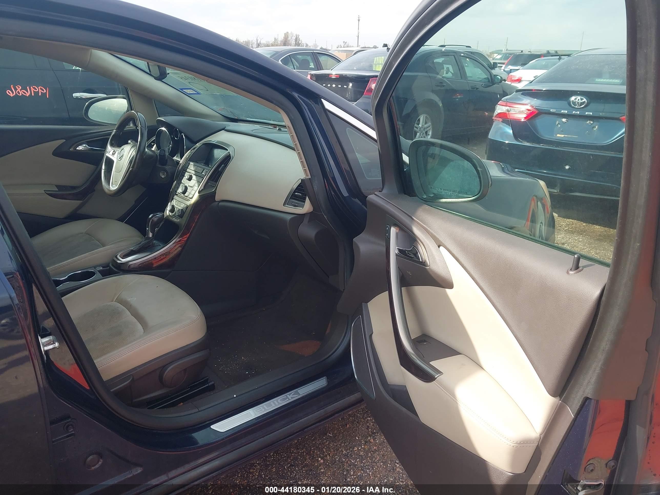 BUICK VERANO image 5
