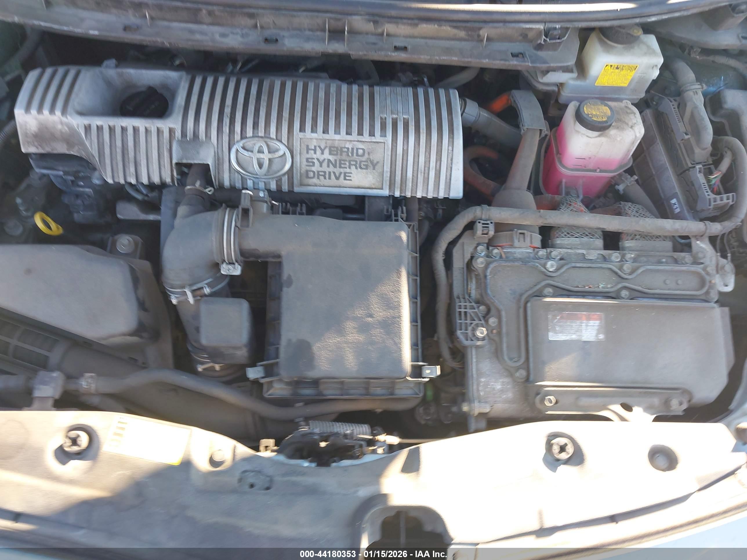 TOYOTA PRIUS image 10