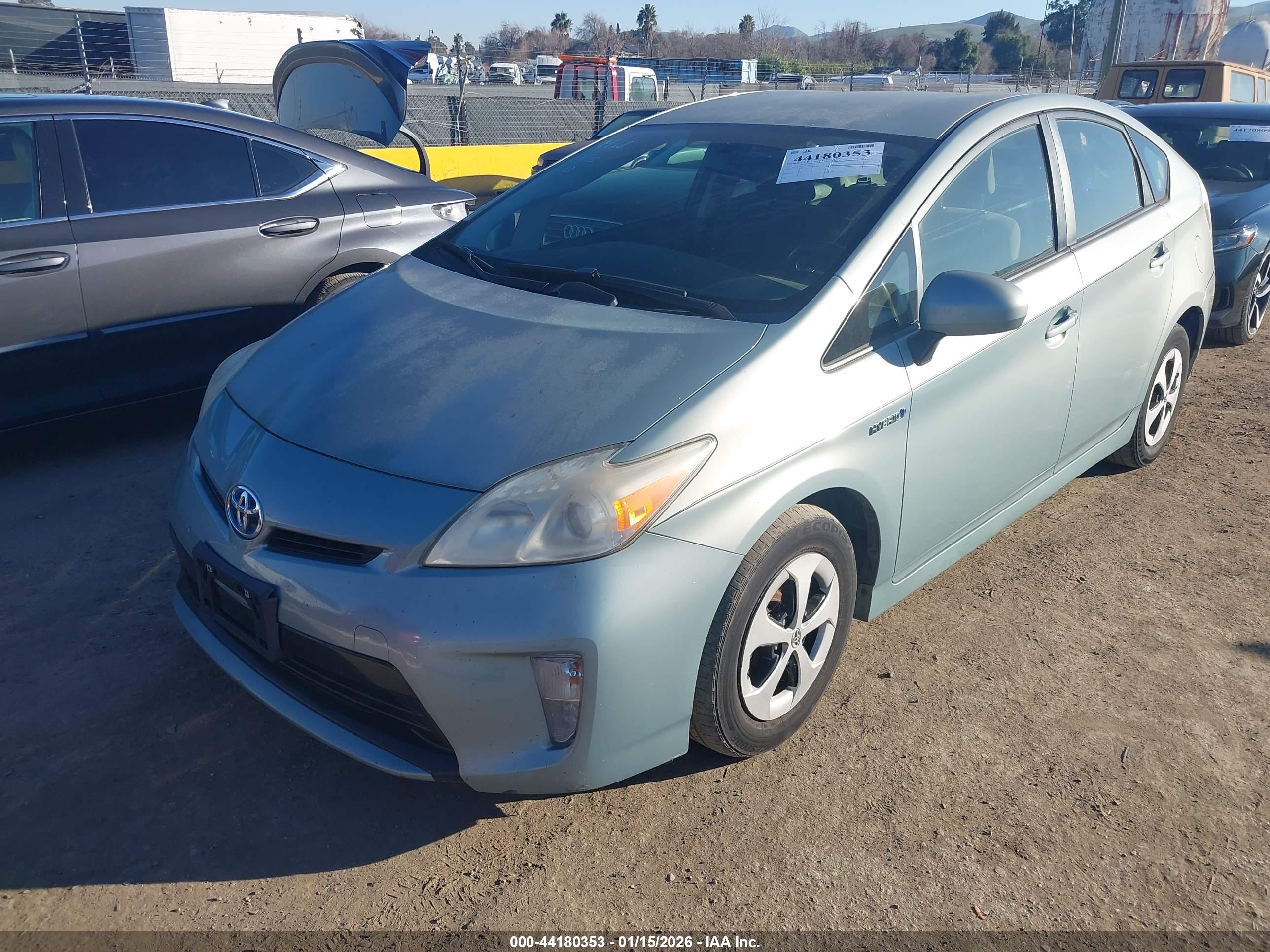 TOYOTA PRIUS image 2