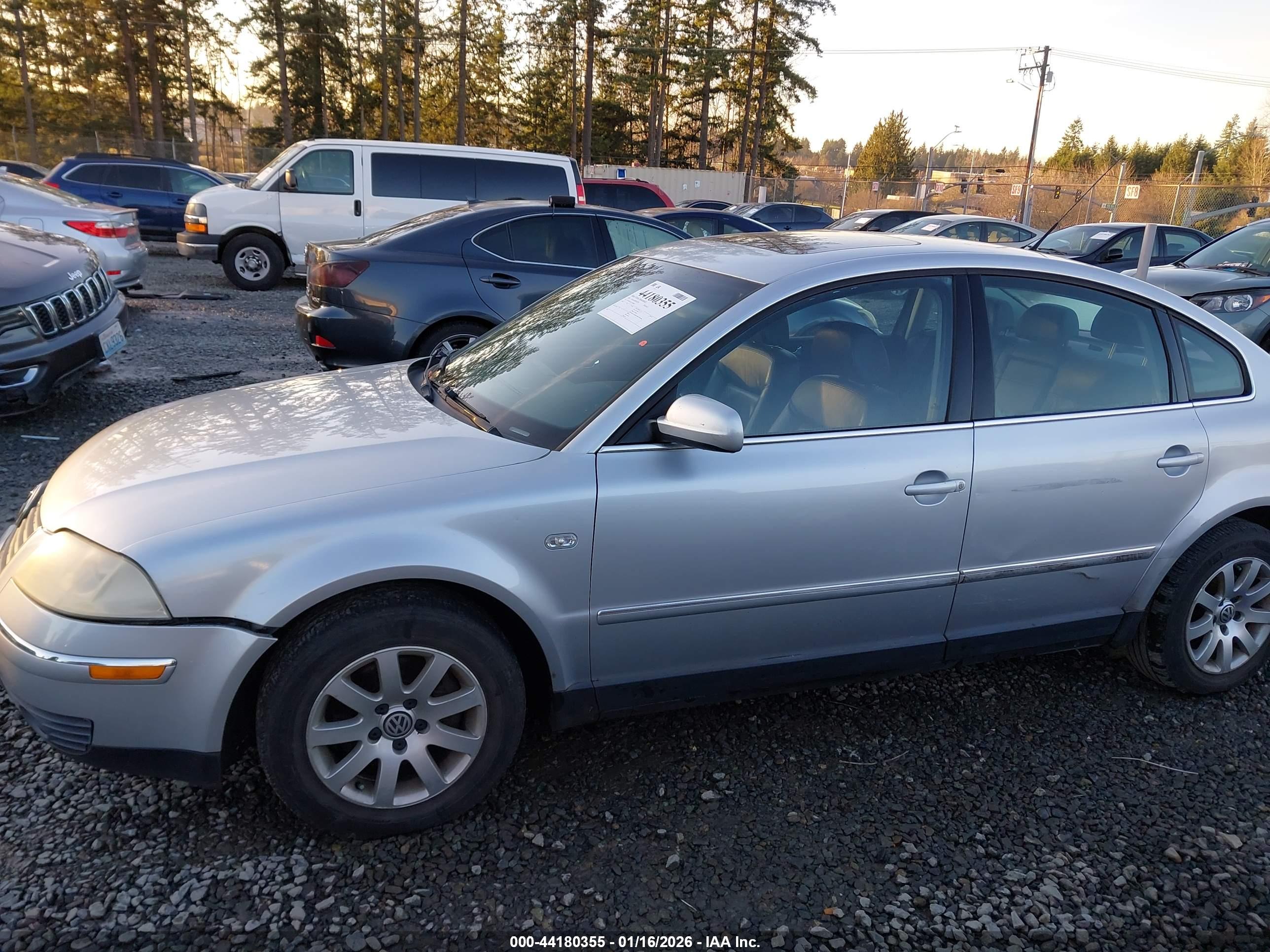 VOLKSWAGEN PASSAT image 6