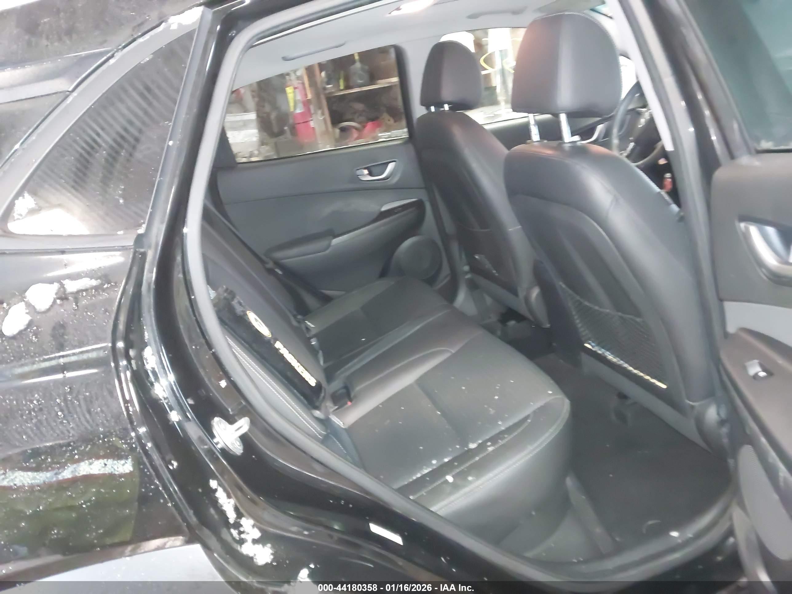 HYUNDAI KONA image 8