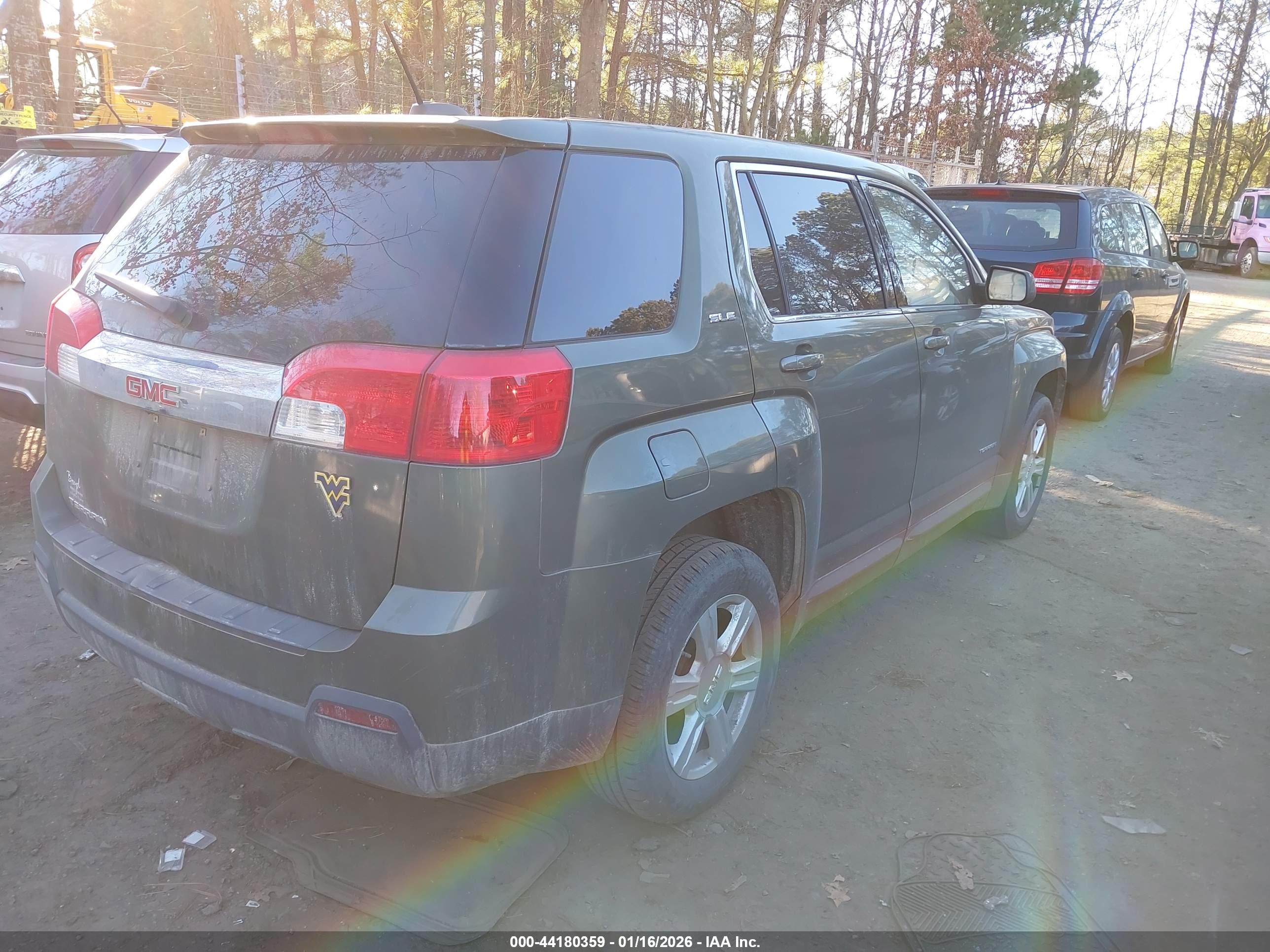 GMC TERRAIN image 4