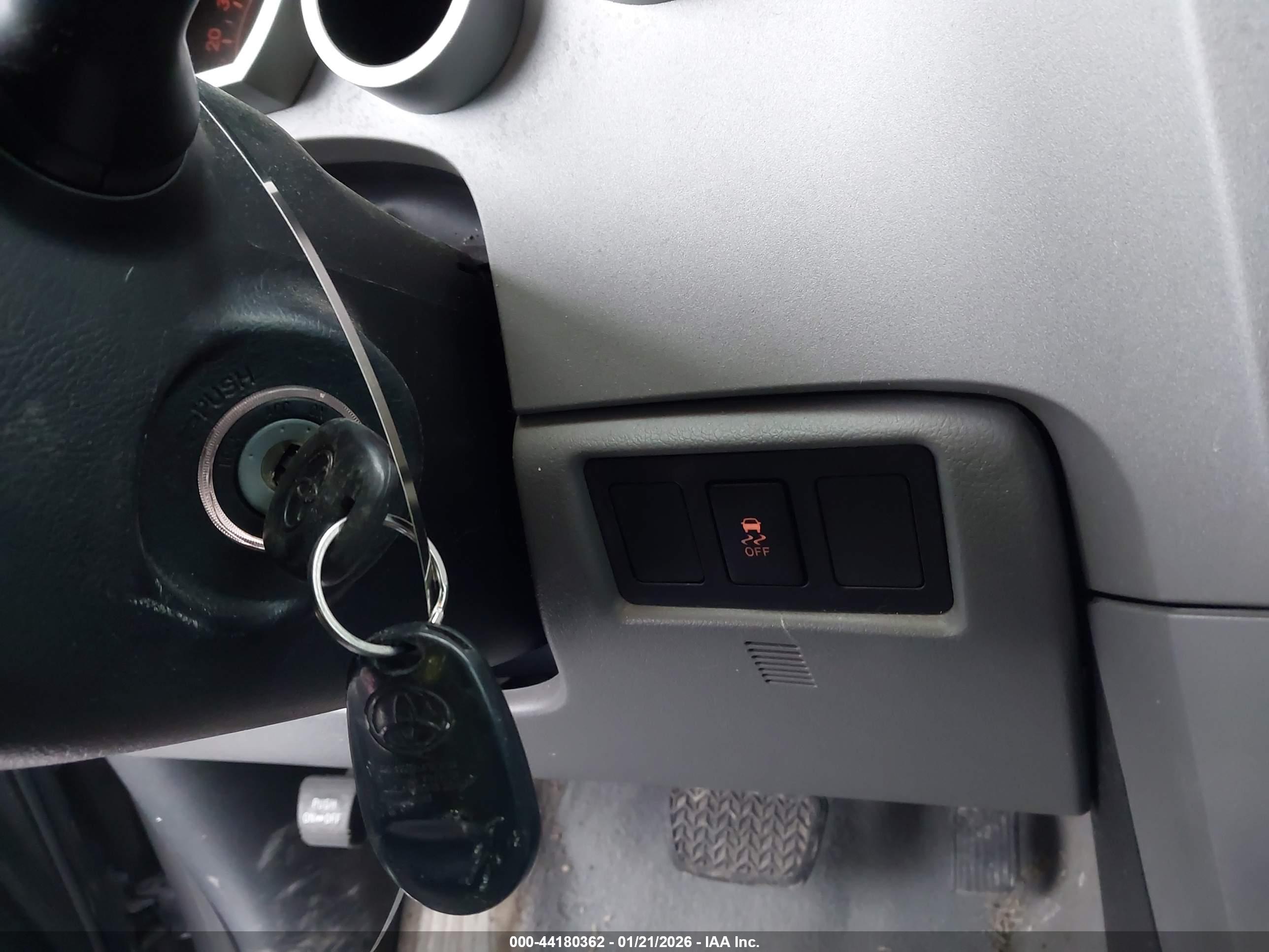 TOYOTA TUNDRA image 11
