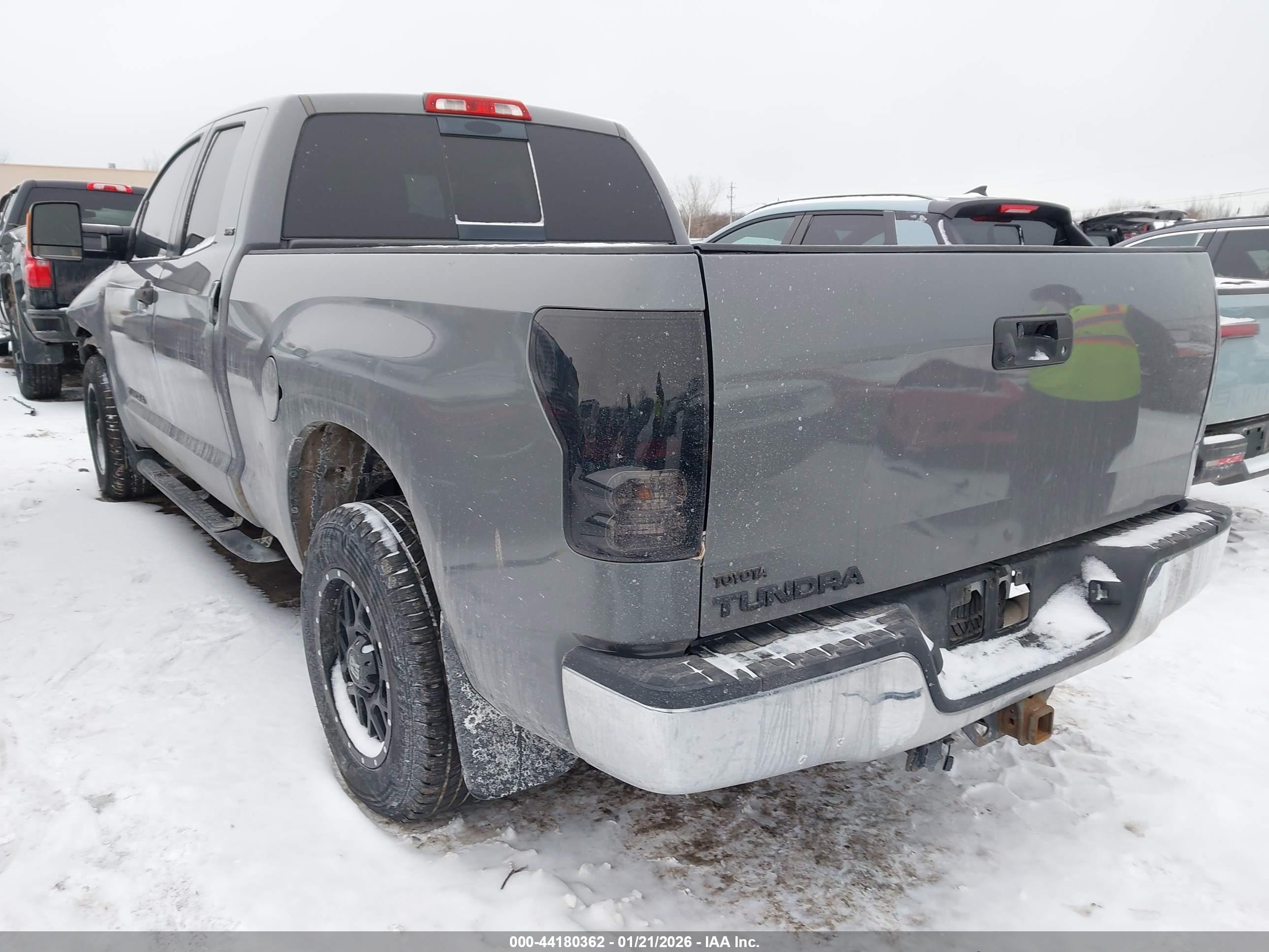 TOYOTA TUNDRA image 3