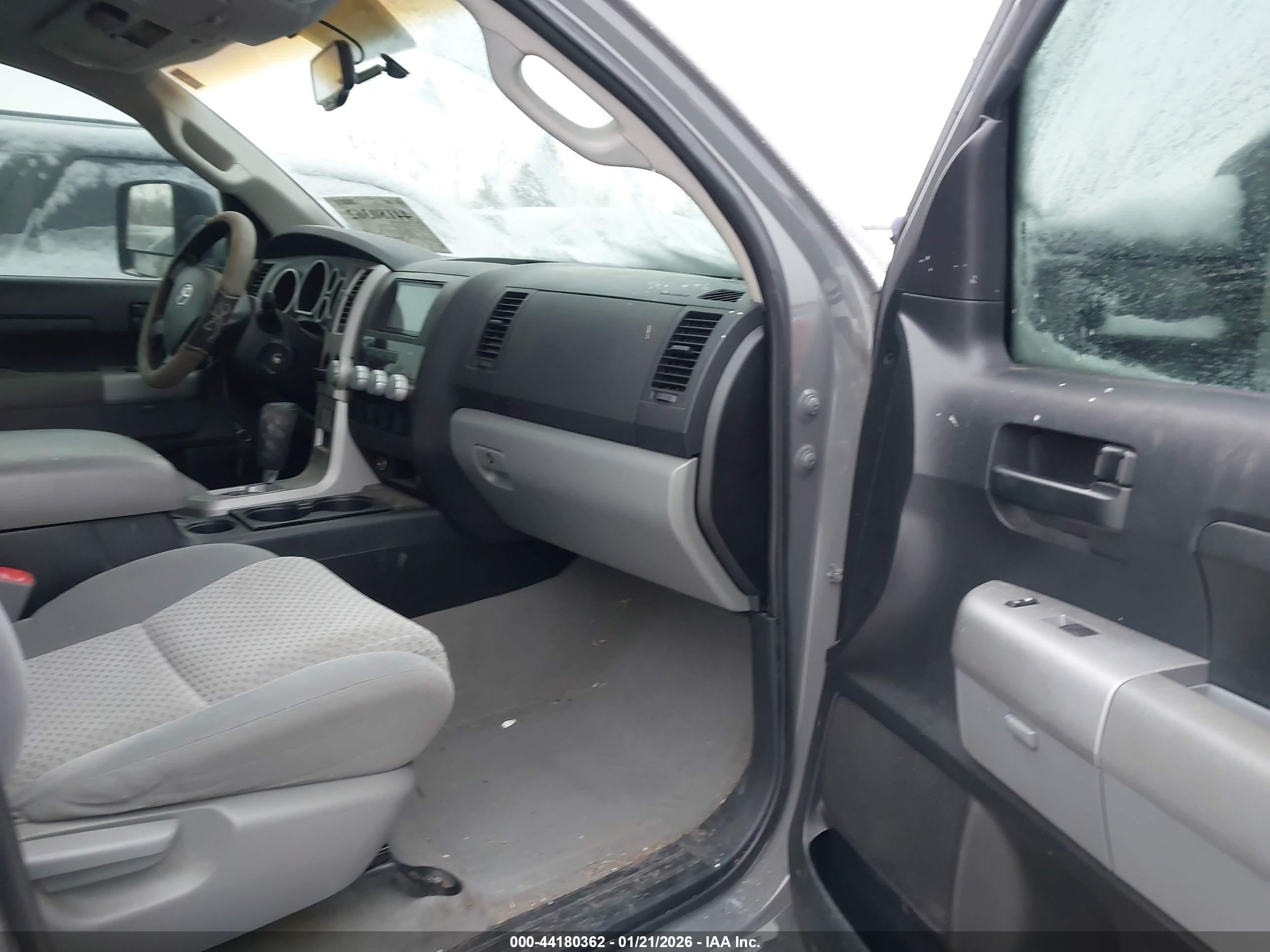 TOYOTA TUNDRA image 5
