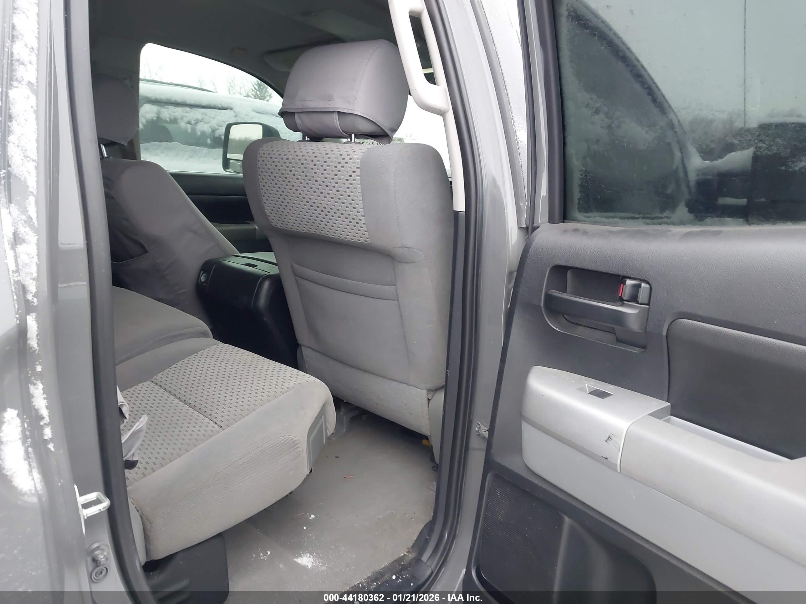 TOYOTA TUNDRA image 8