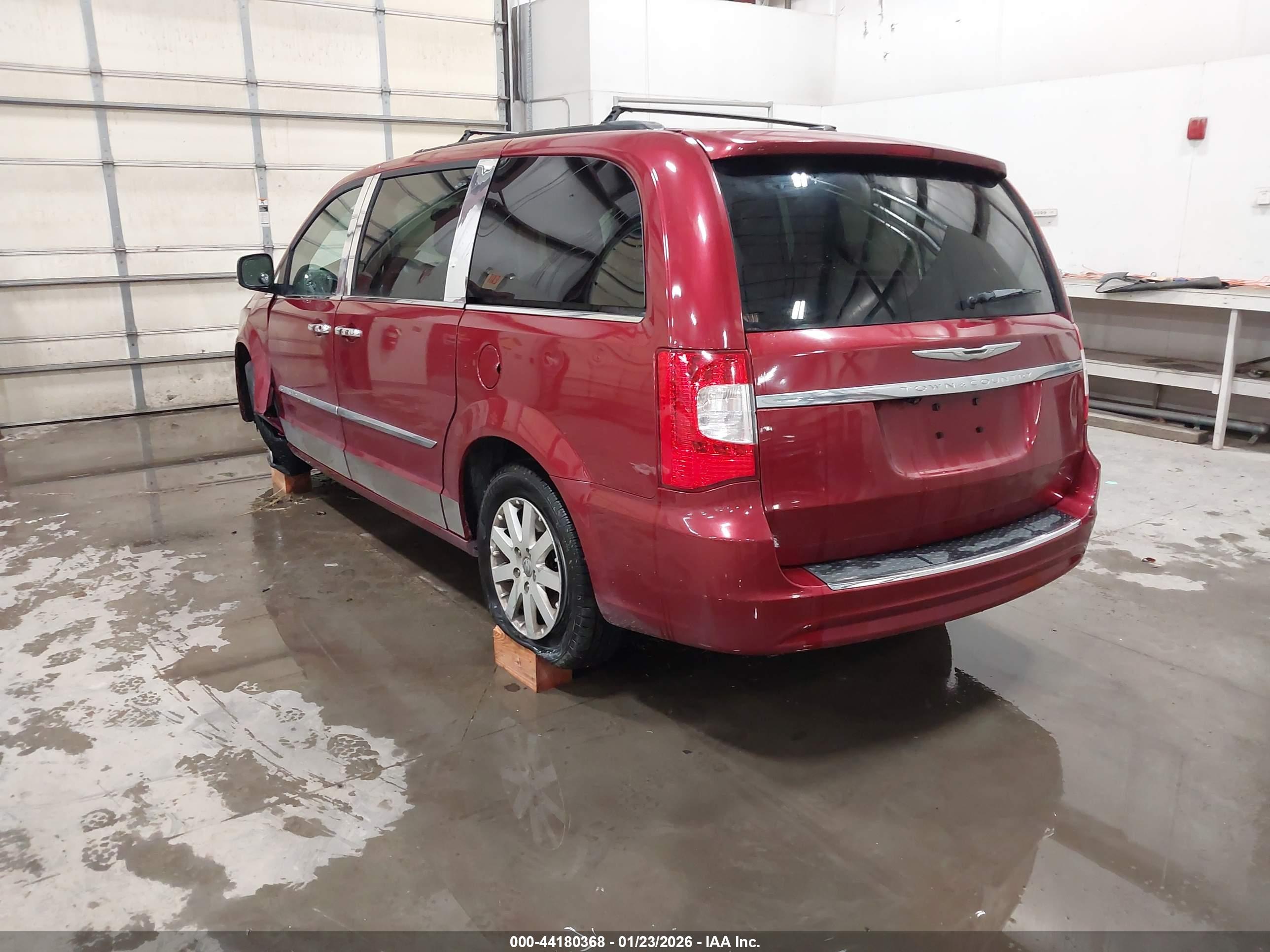 CHRYSLER TOWN image 3