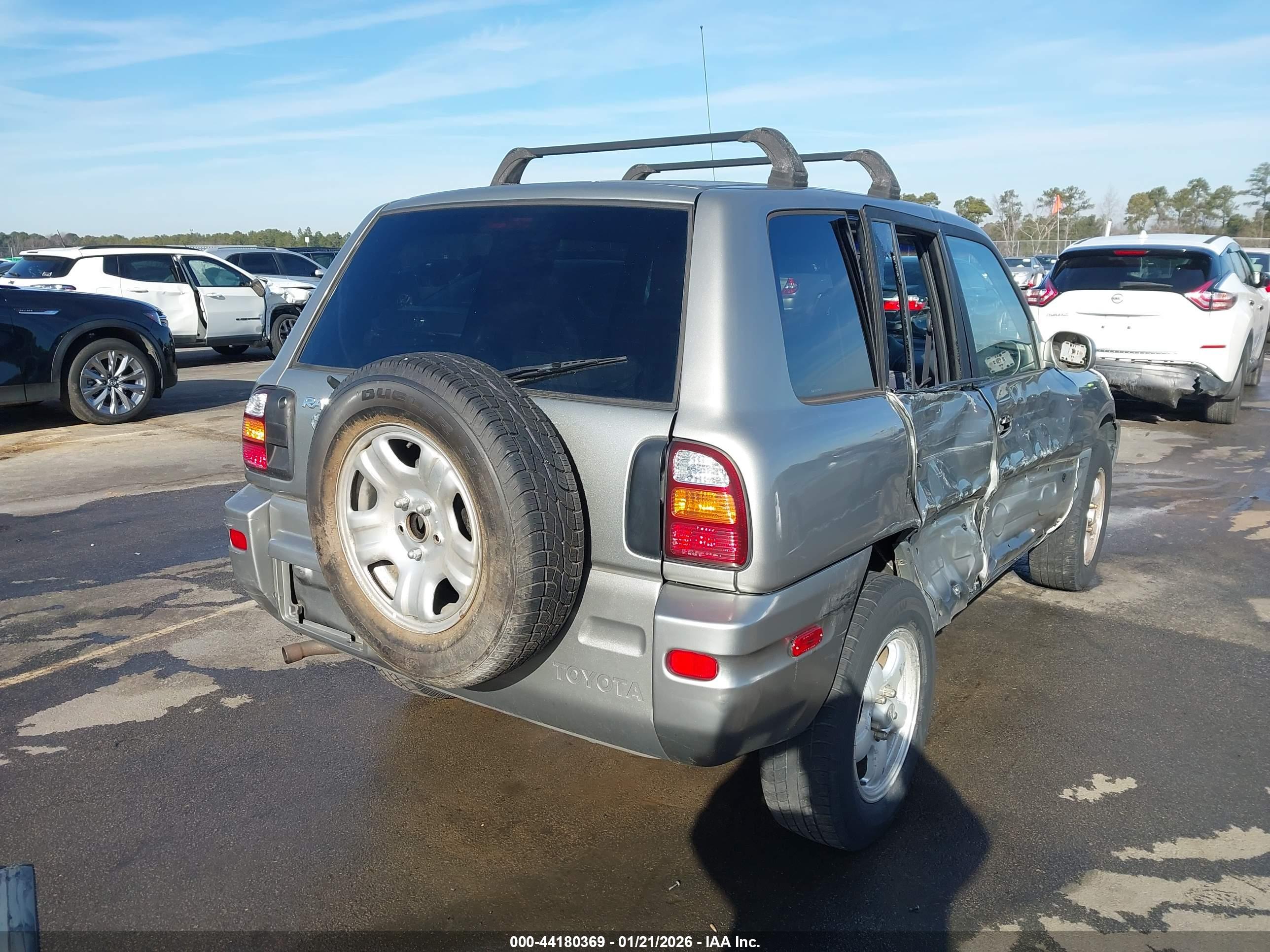 TOYOTA RAV4 image 4