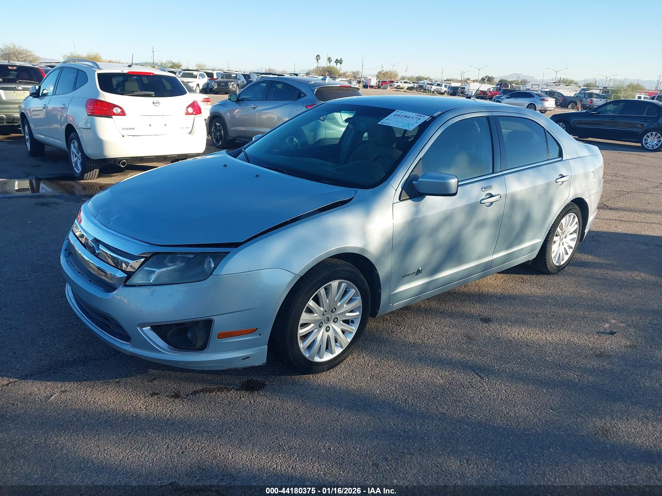 FORD FUSION image 2