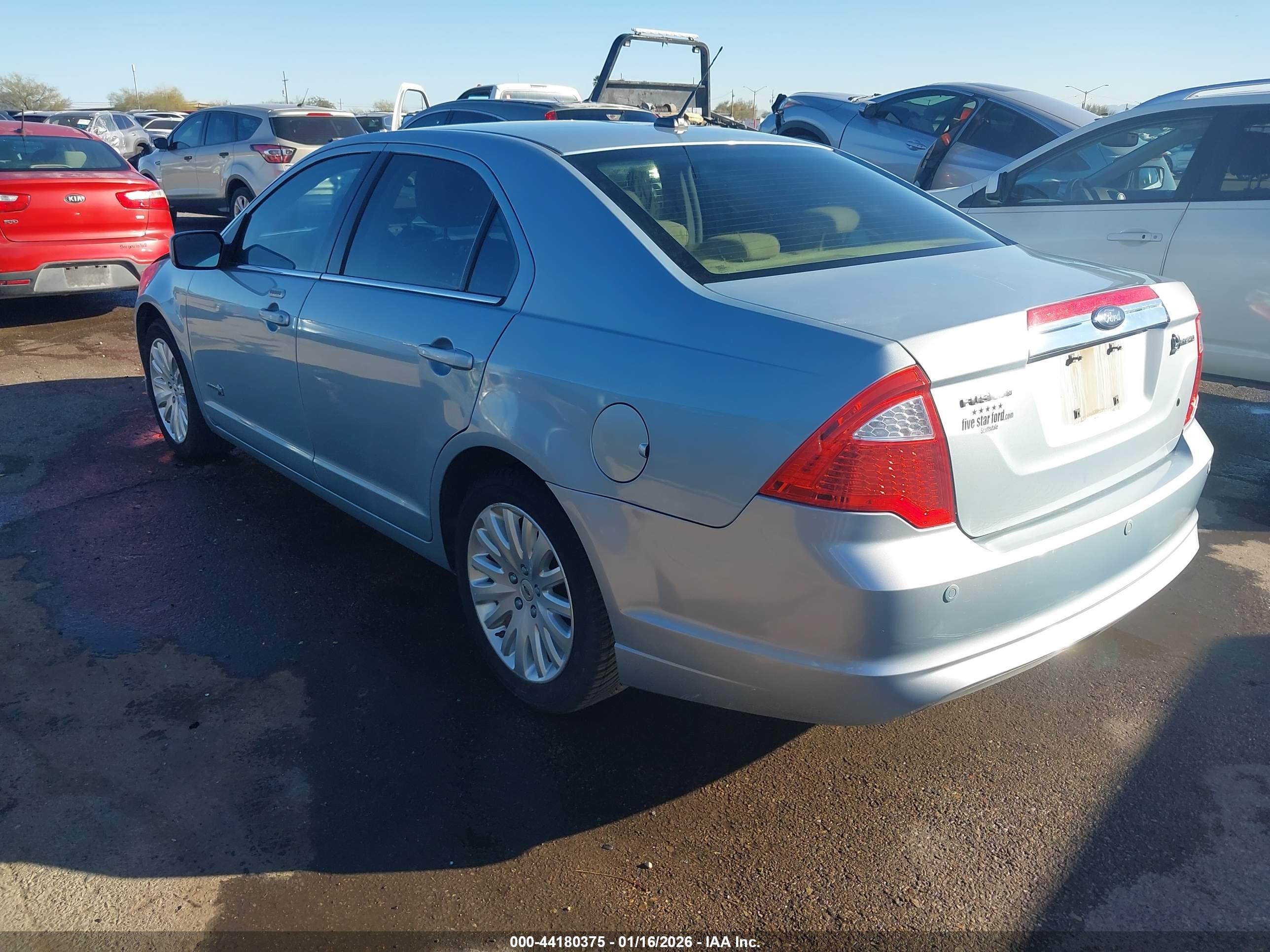 FORD FUSION image 3