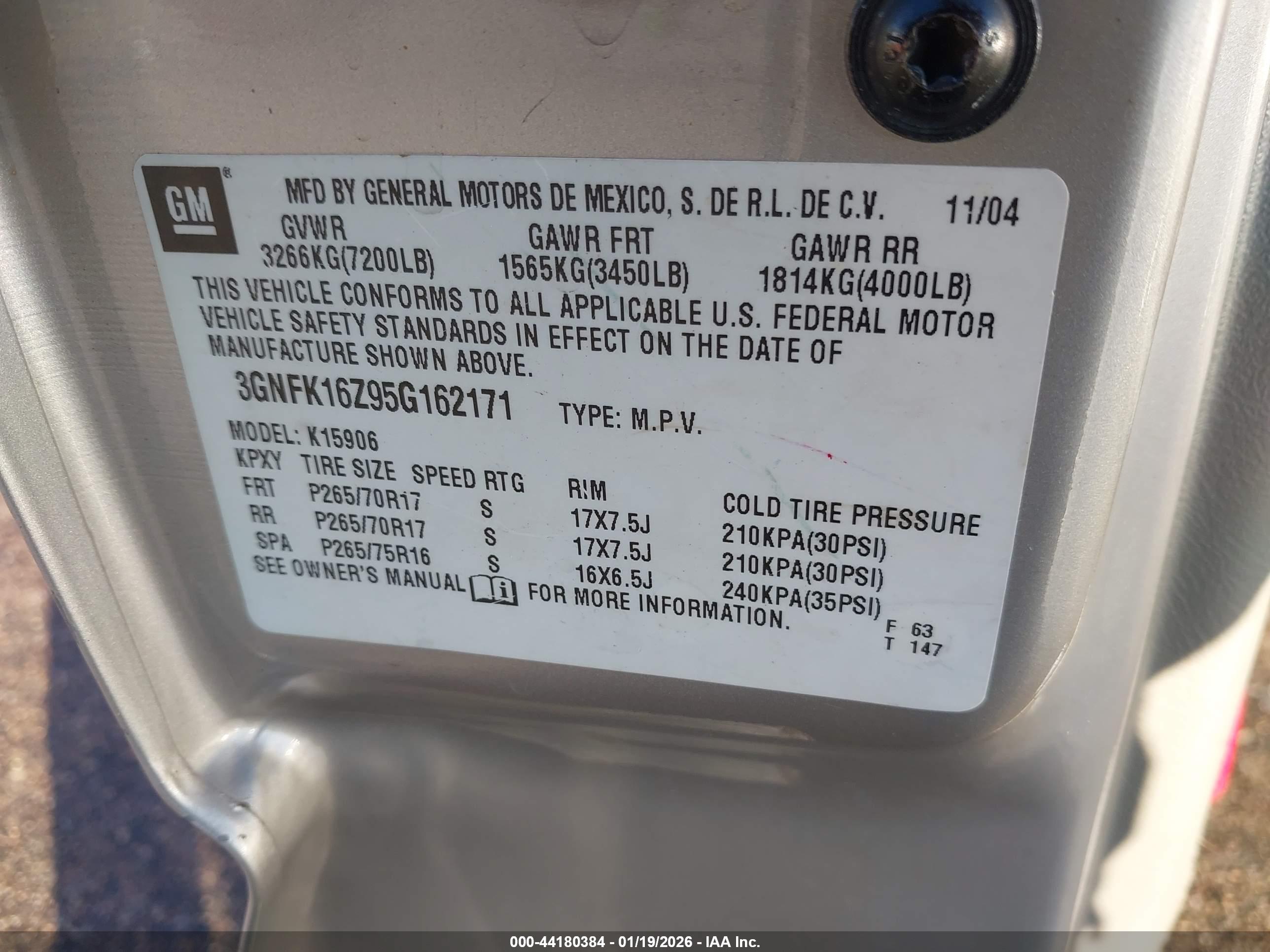 CHEVROLET SUBURBAN image 9