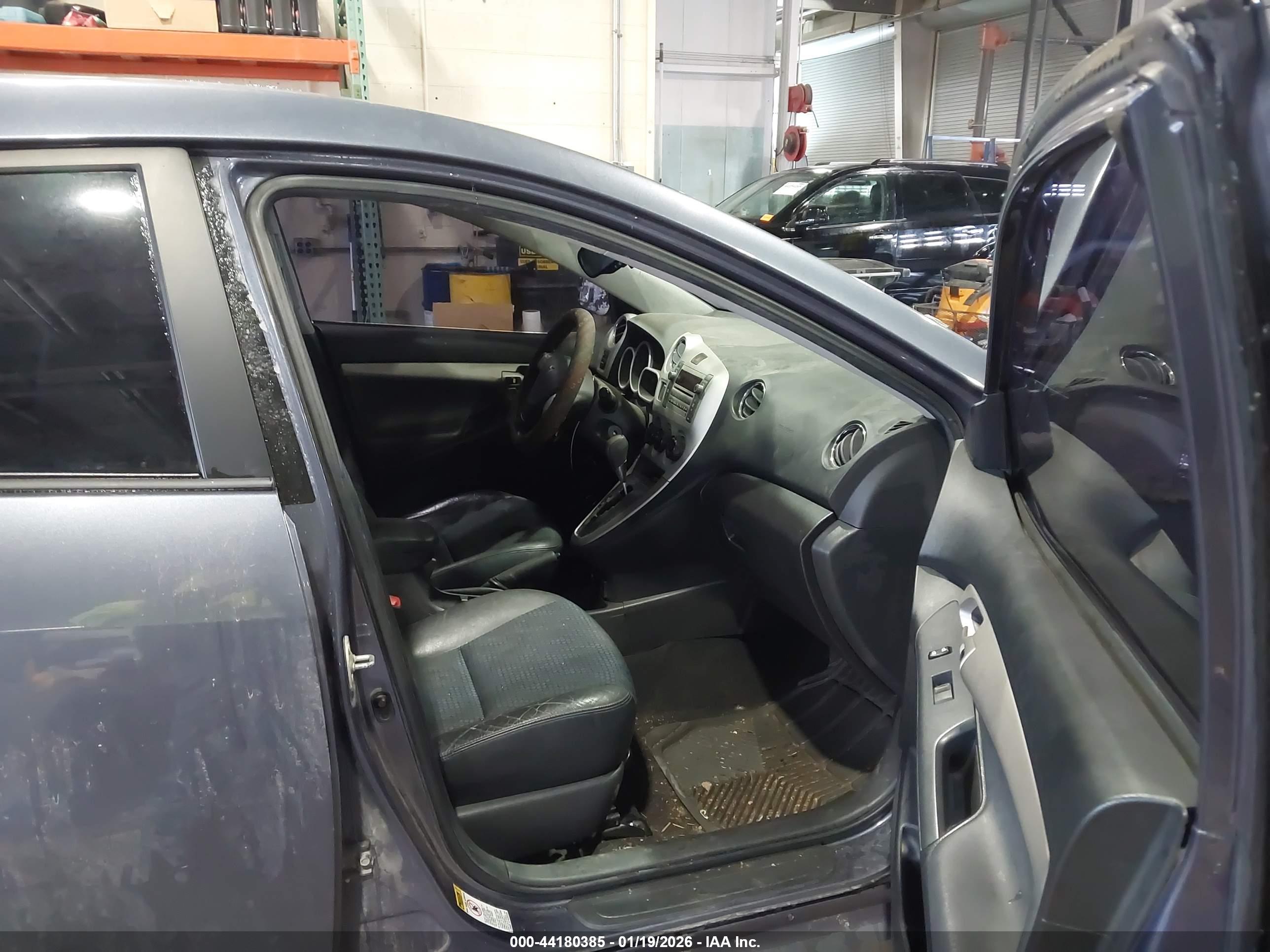 PONTIAC VIBE image 5