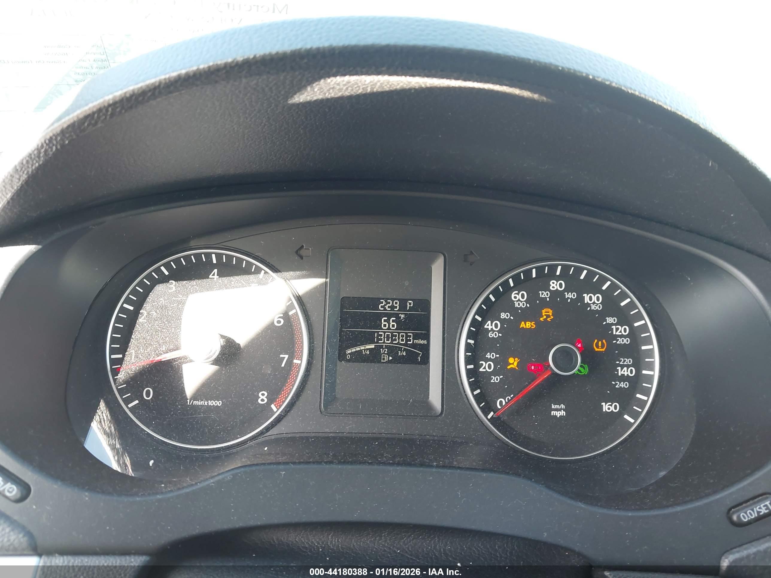 VOLKSWAGEN JETTA image 7