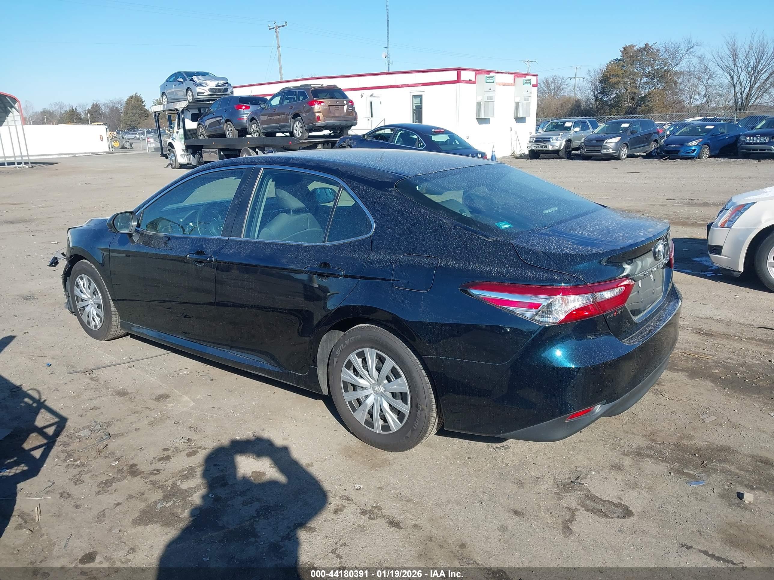 TOYOTA CAMRY image 3