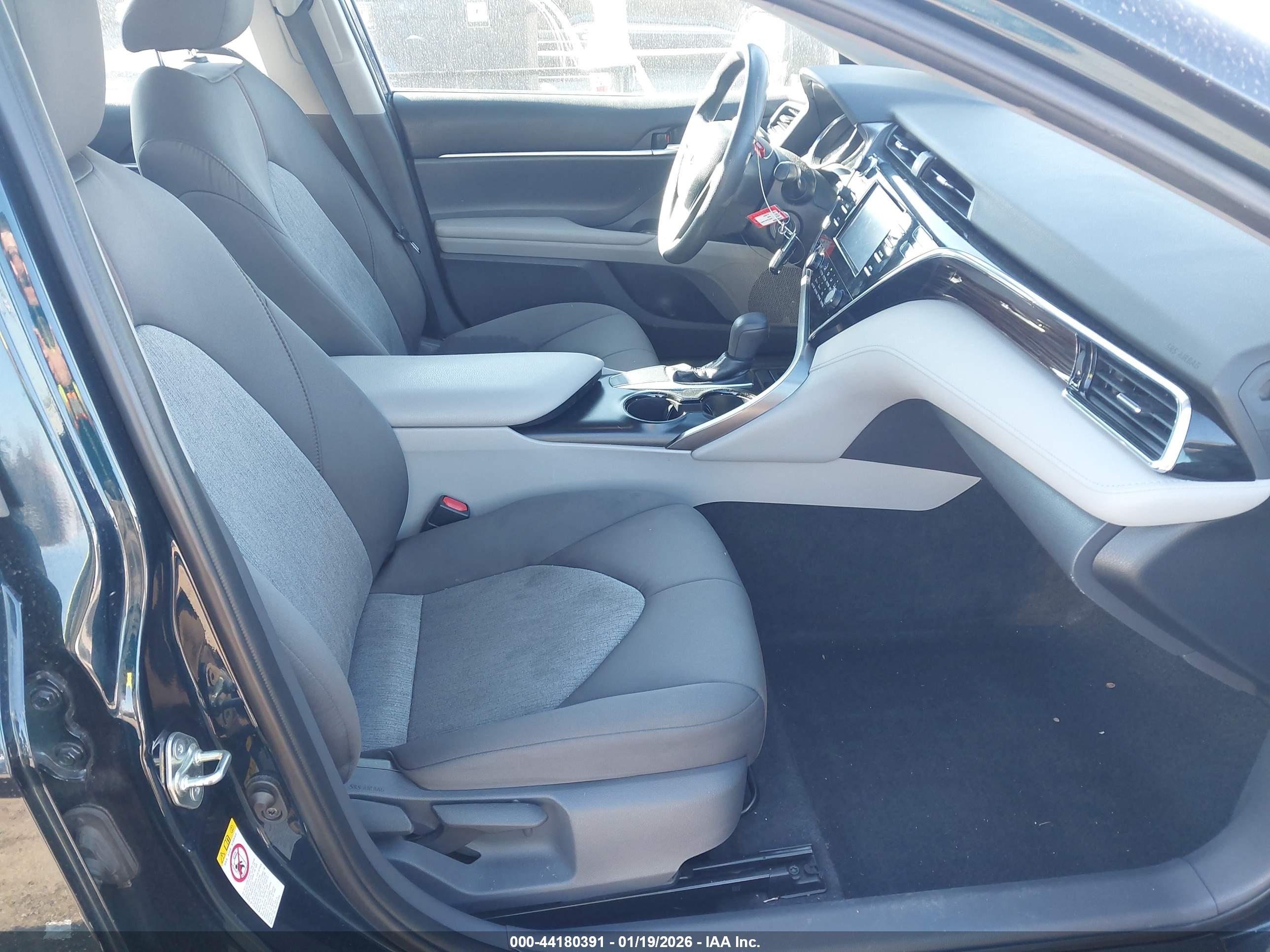 TOYOTA CAMRY image 5