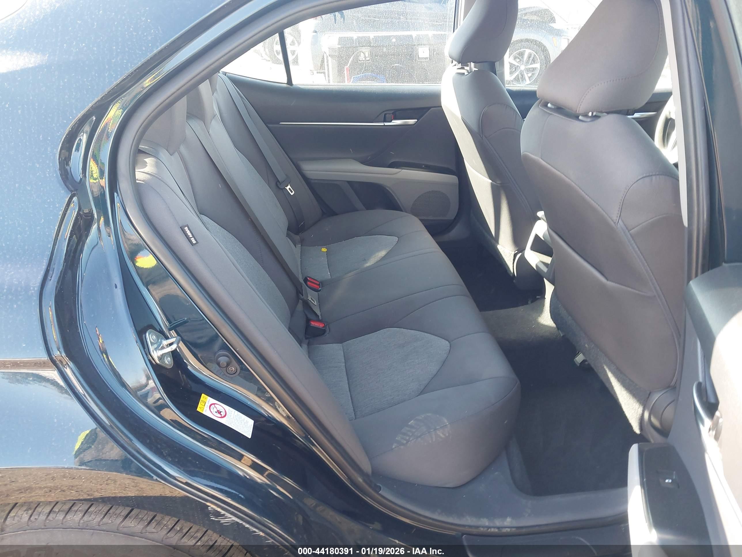 TOYOTA CAMRY image 8