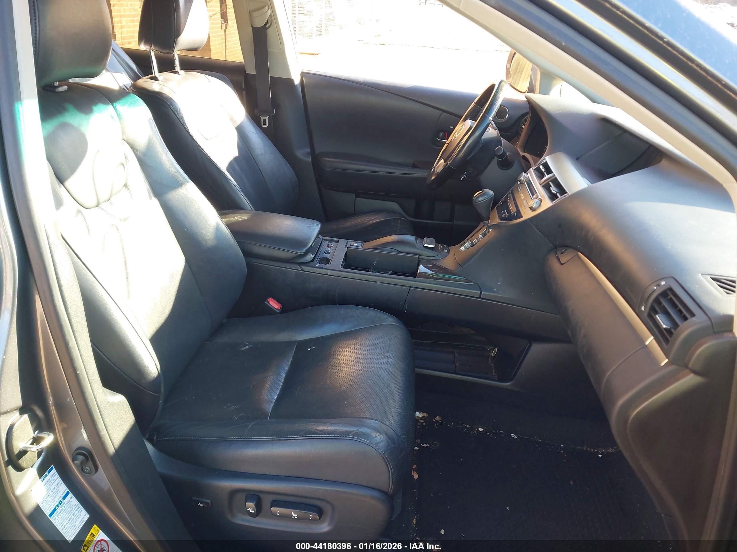LEXUS RX image 5