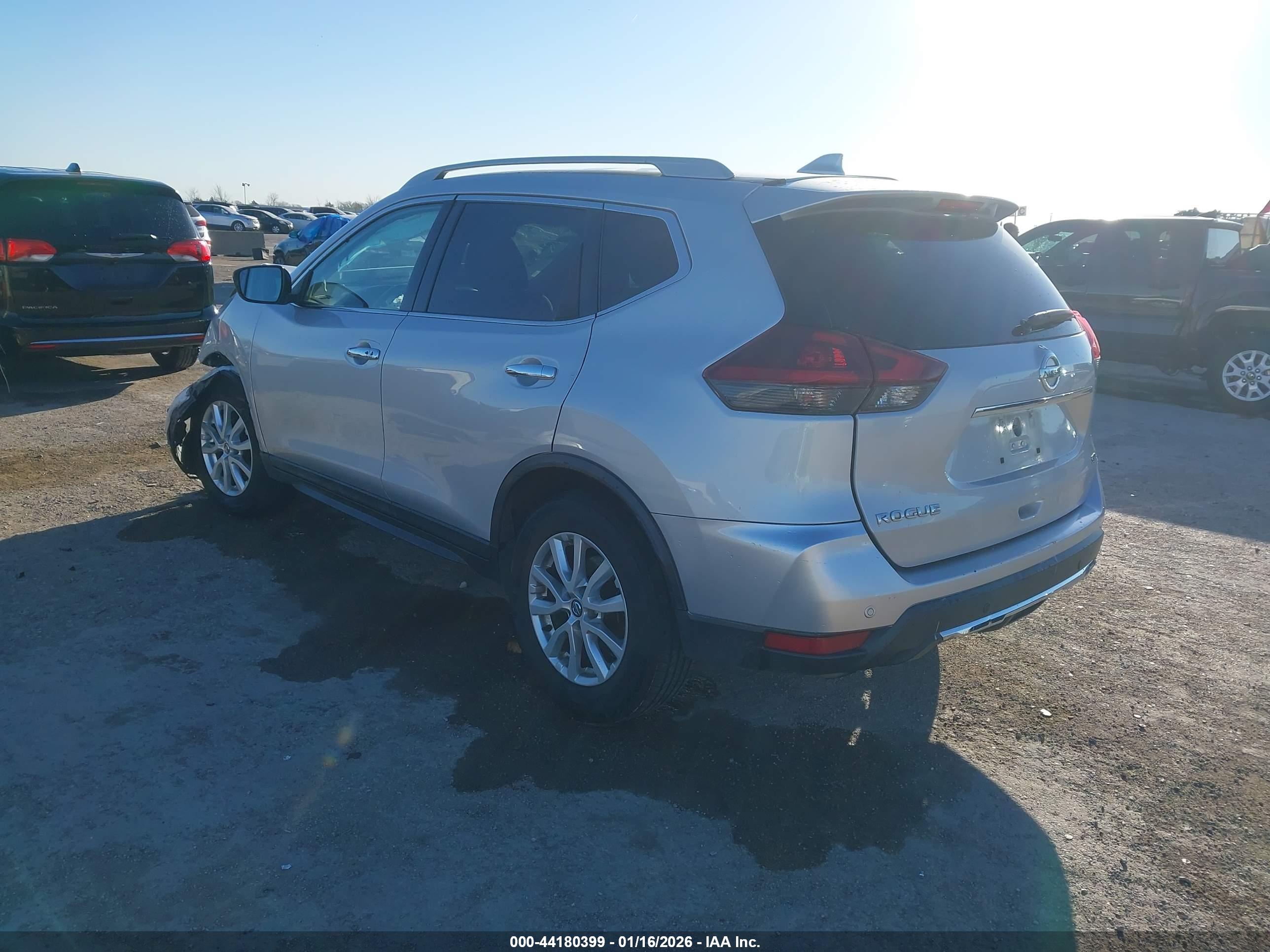NISSAN ROGUE image 3