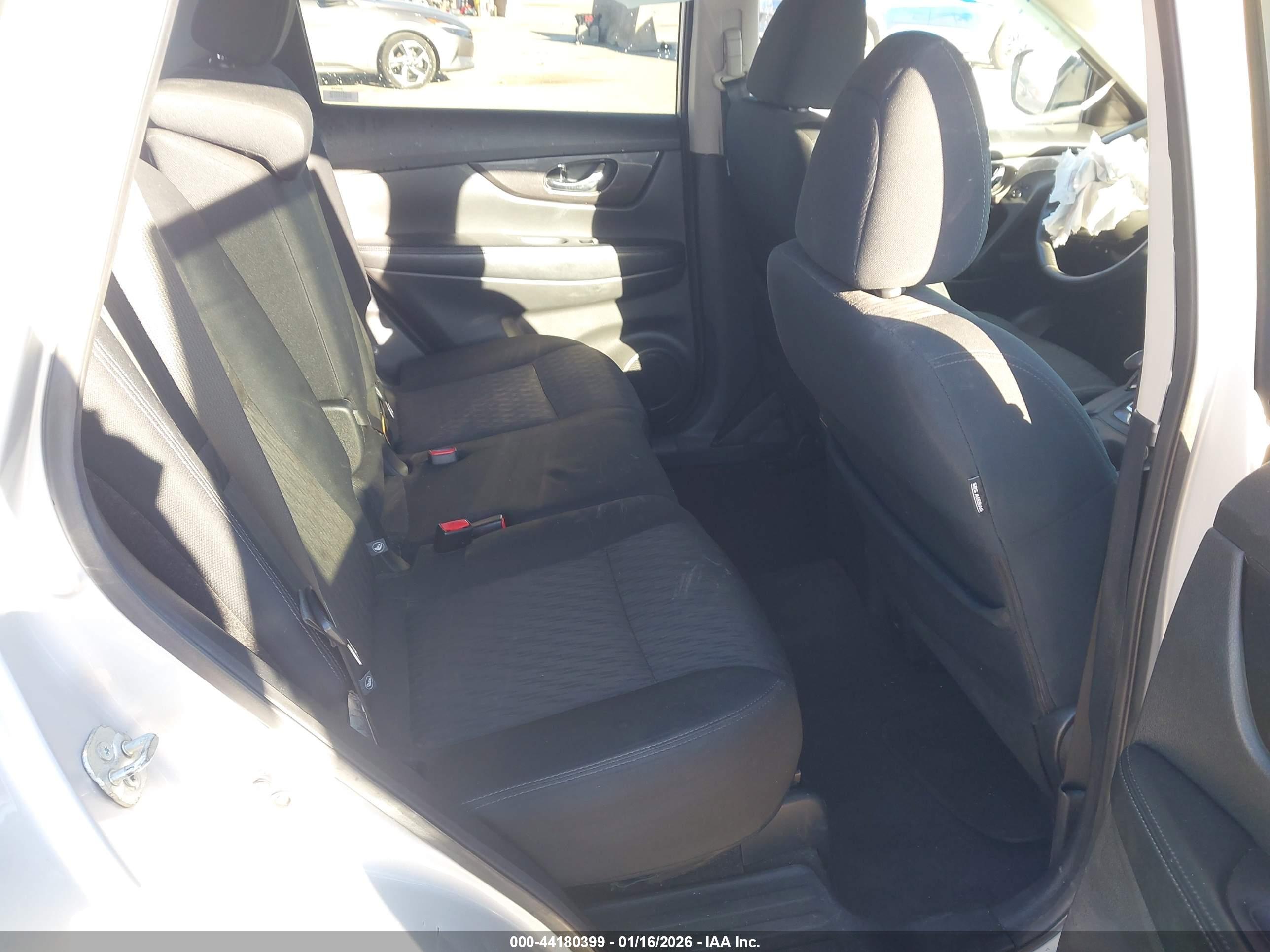 NISSAN ROGUE image 8