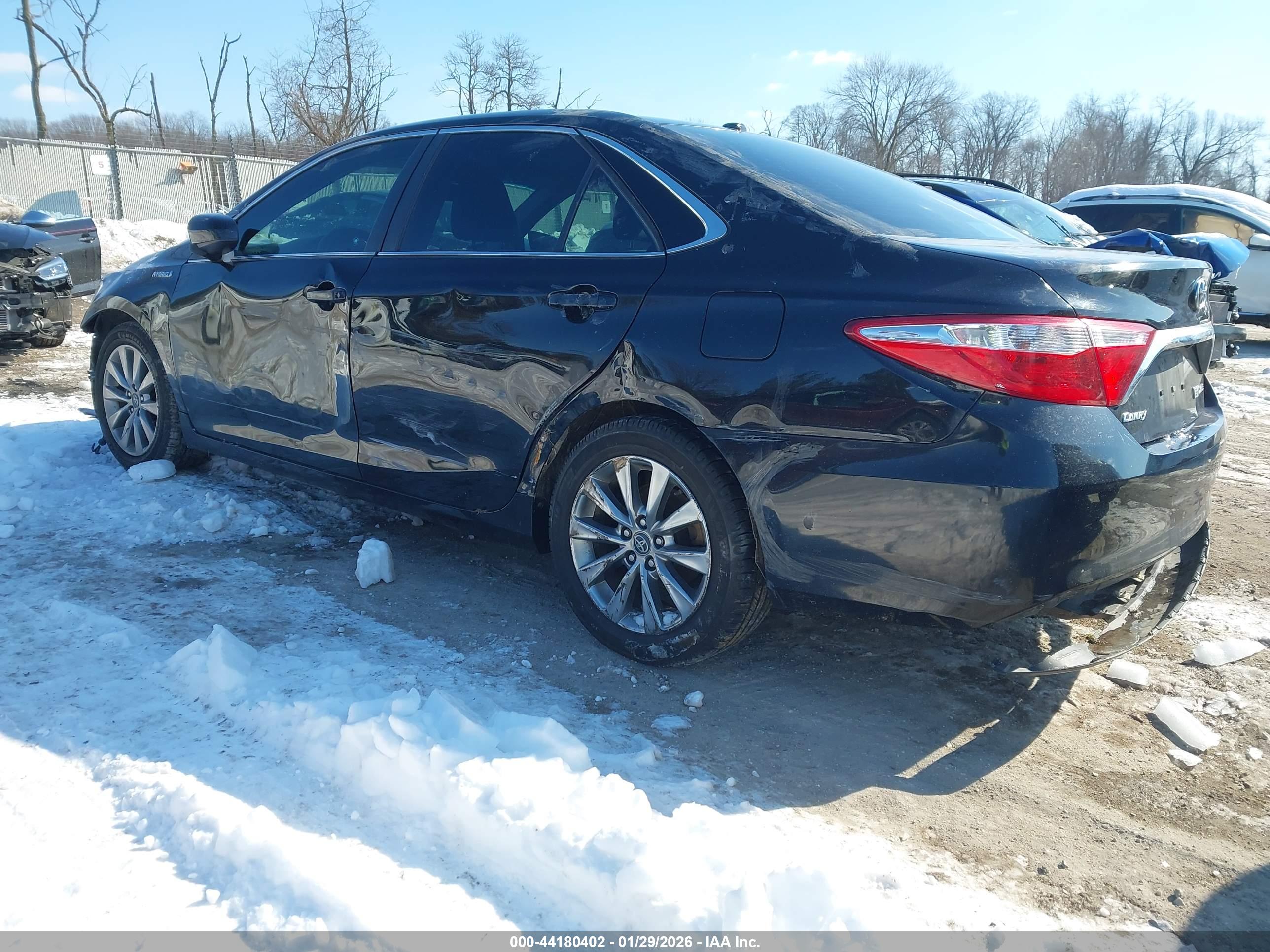 TOYOTA CAMRY image 3