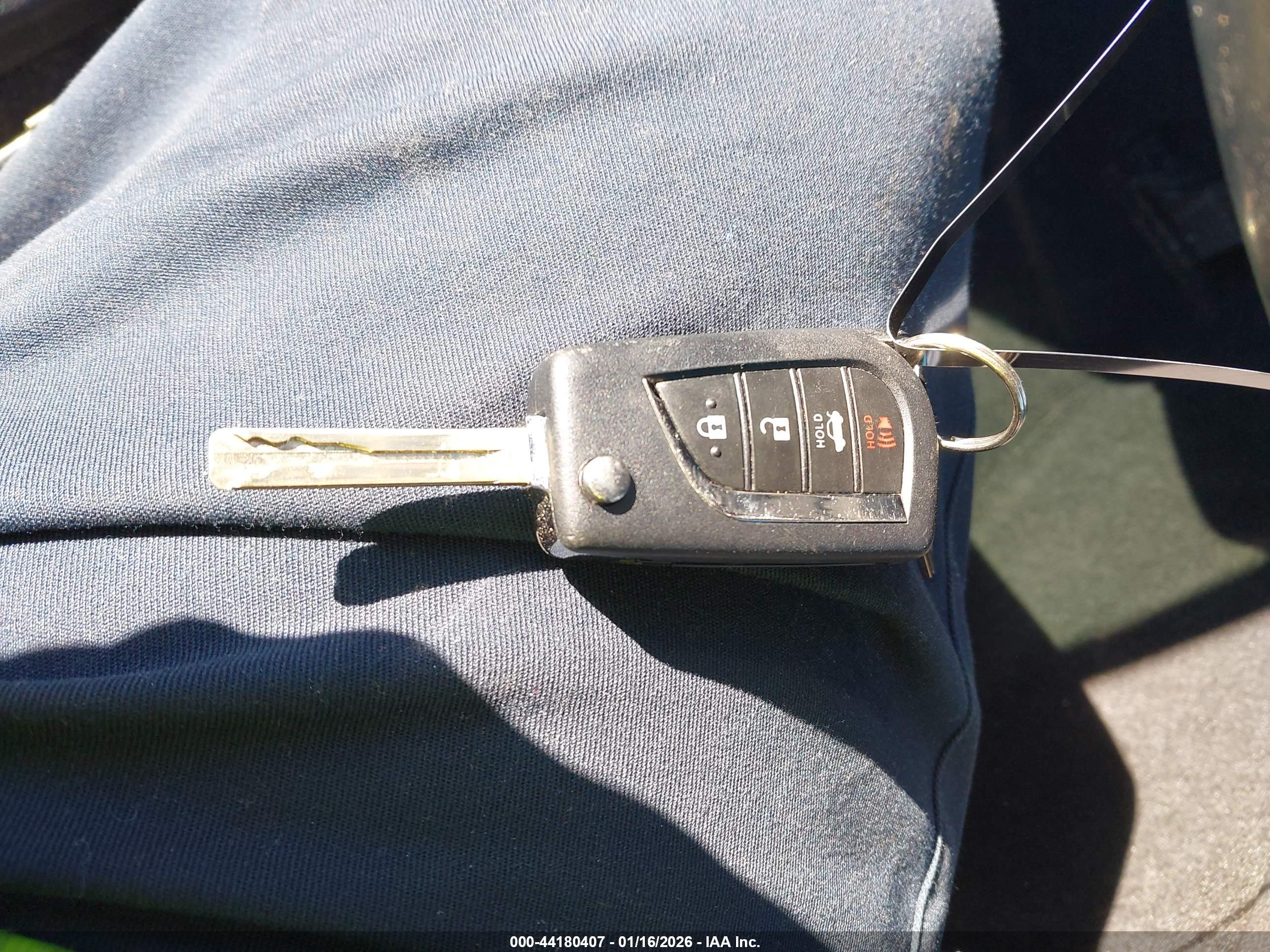 TOYOTA CAMRY image 11