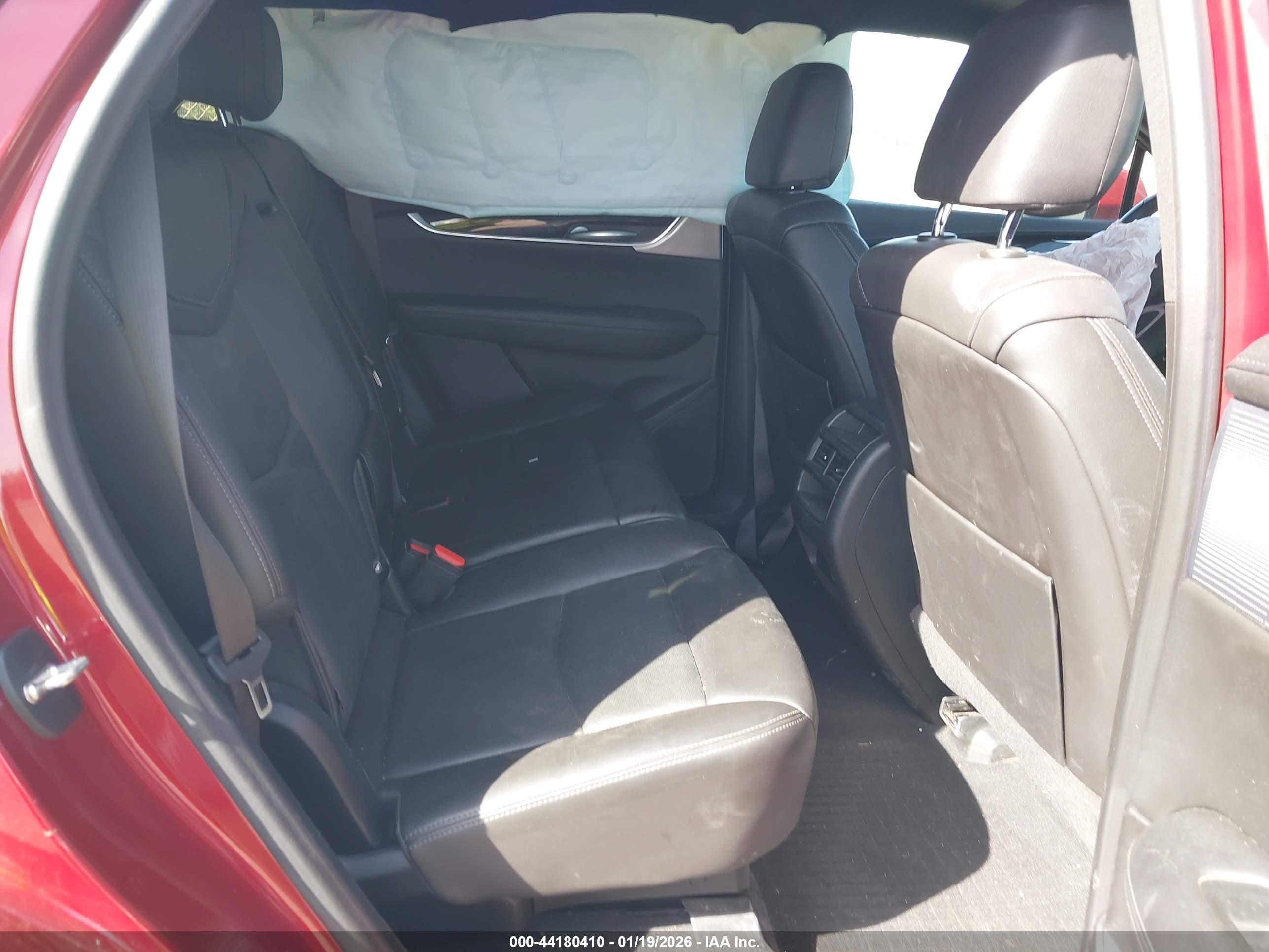 CADILLAC XT5 image 8