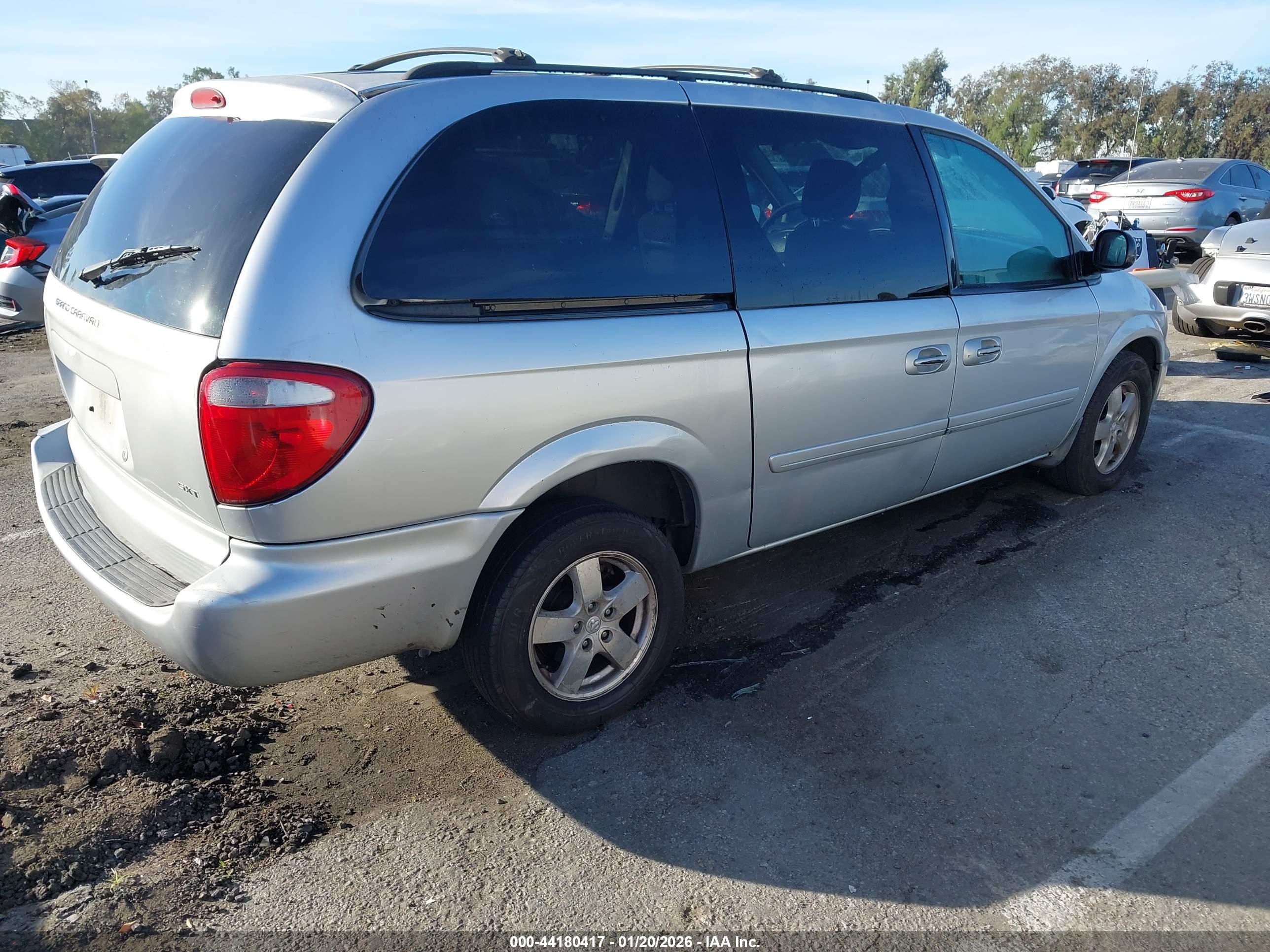 DODGE GRAND image 4