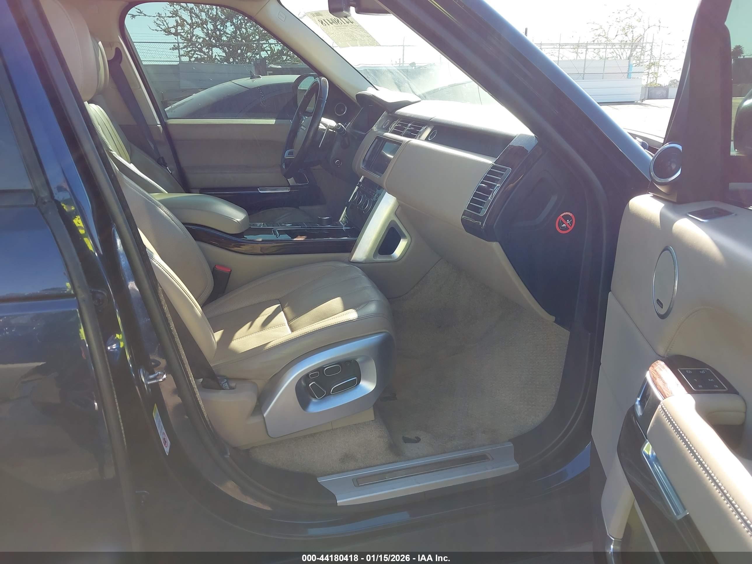 LAND ROVER image 5