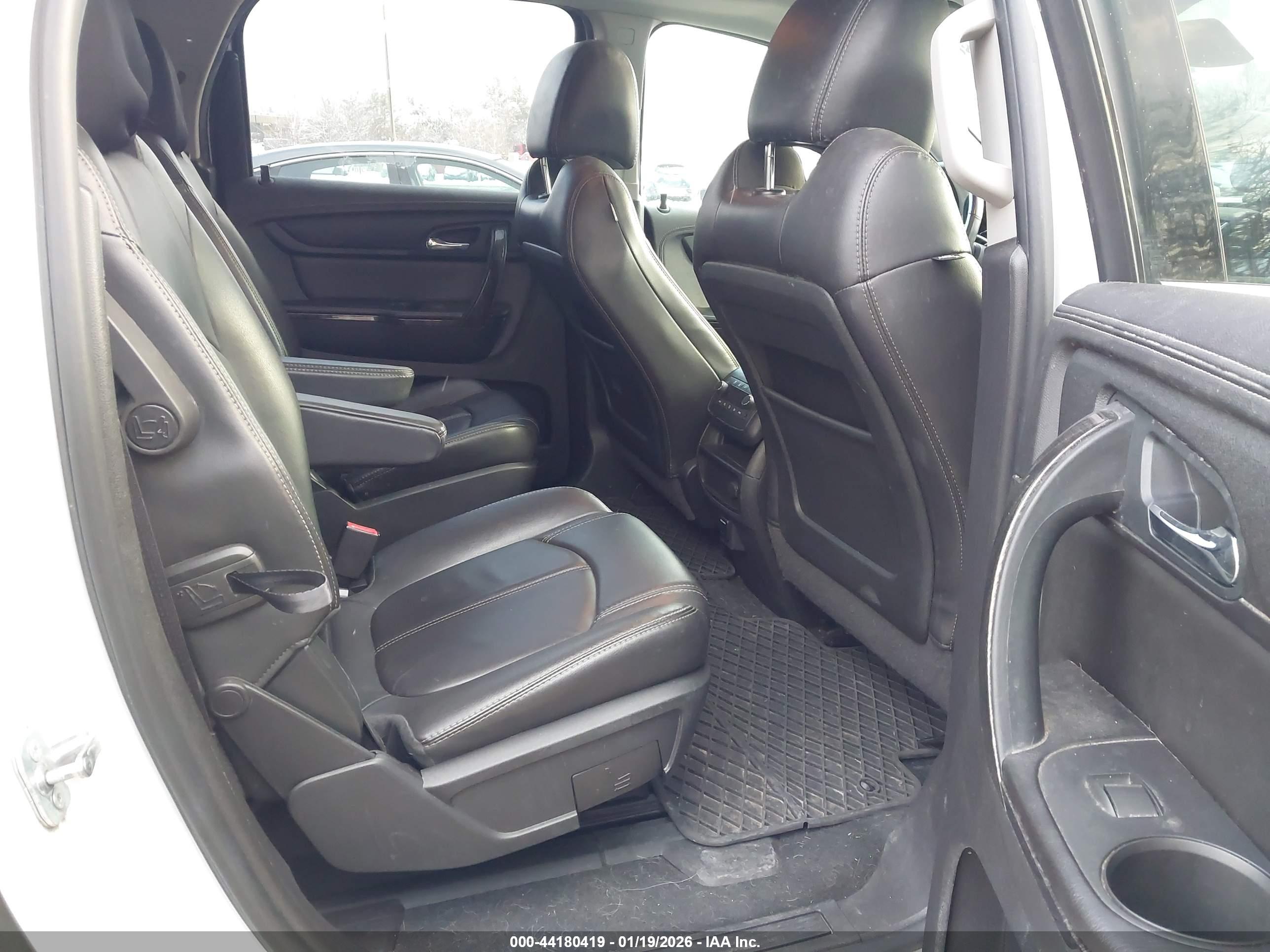 GMC ACADIA image 8