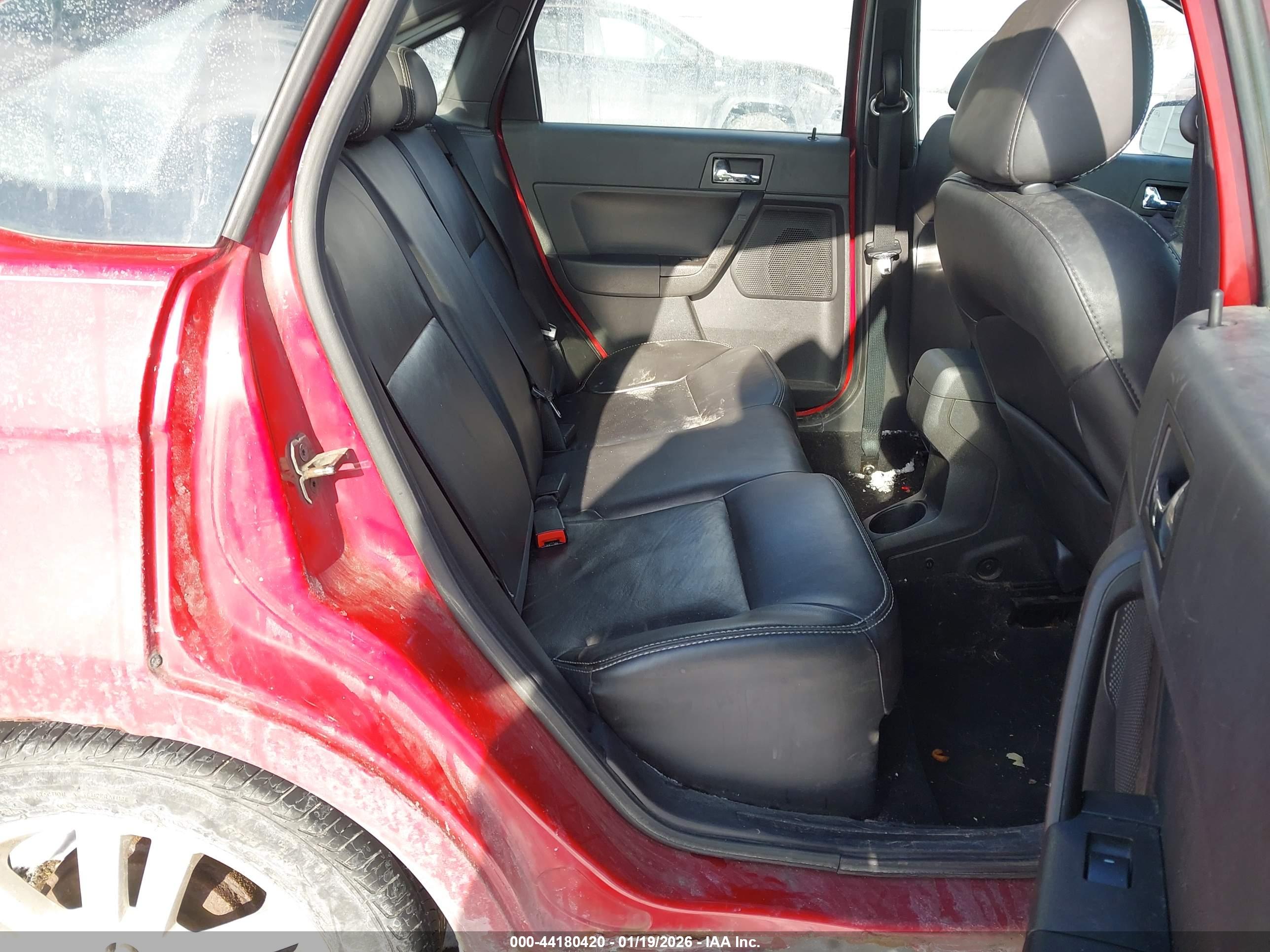 FORD FOCUS image 8