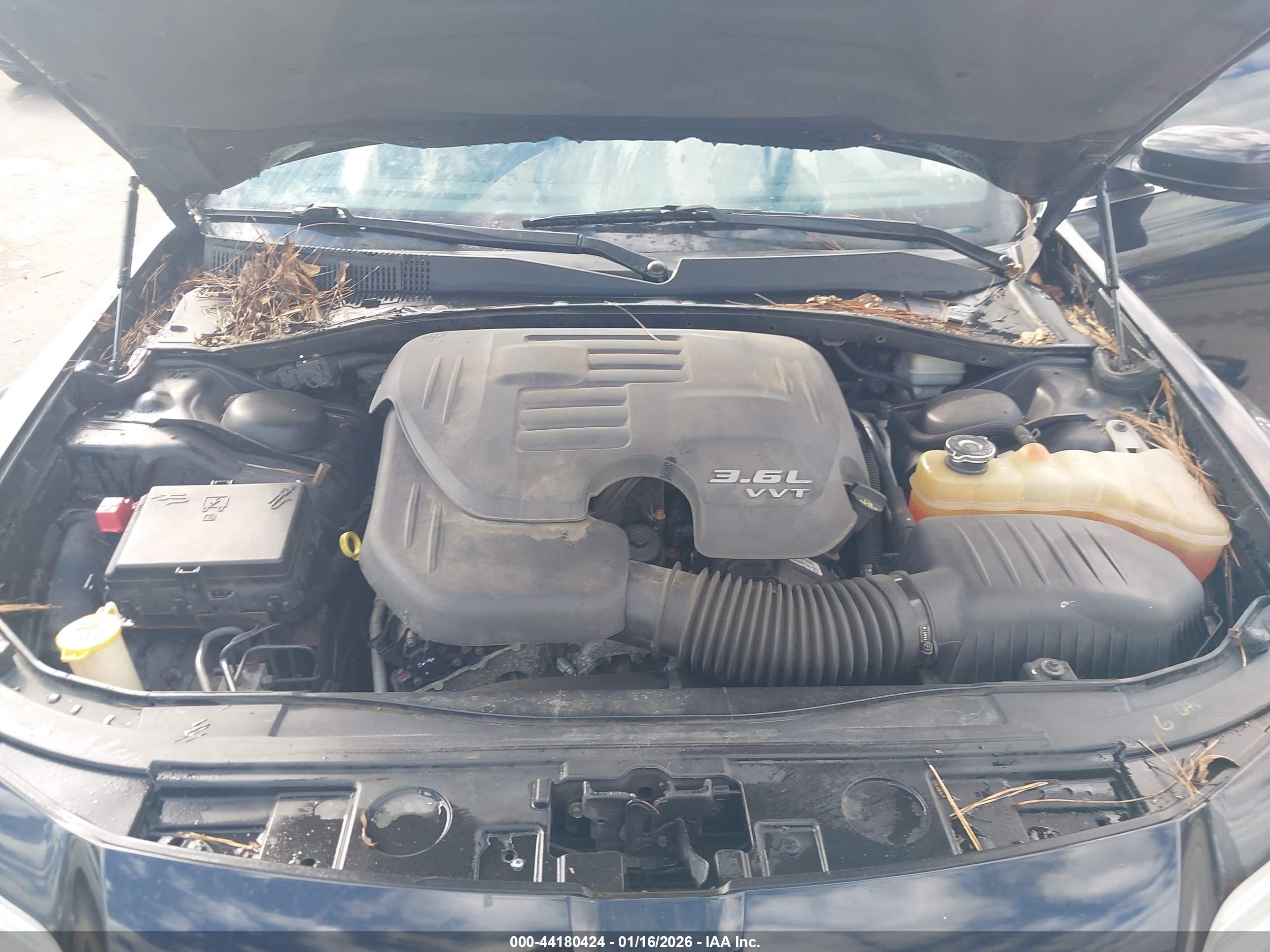 CHRYSLER 300 image 10