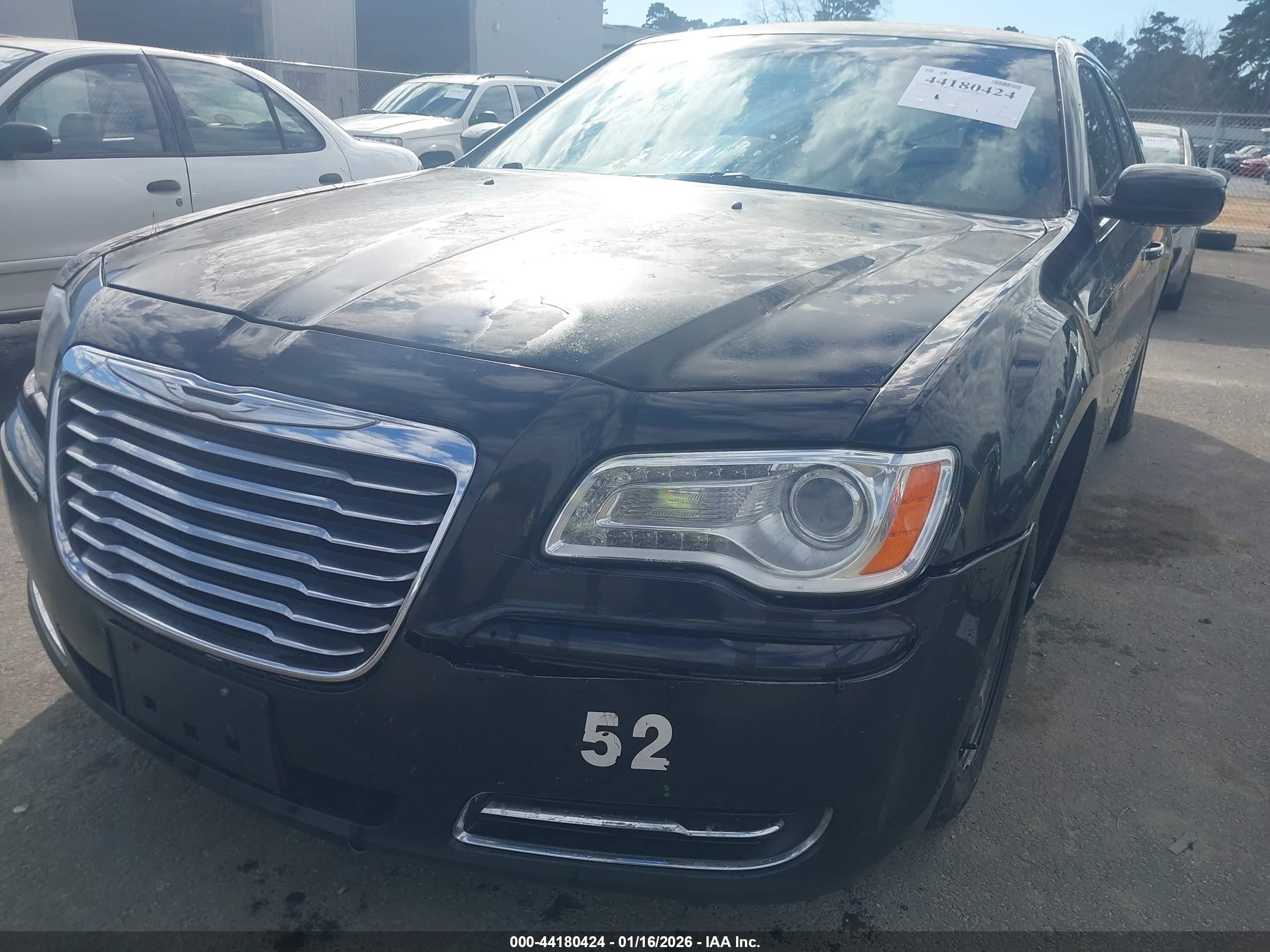 CHRYSLER 300 image 6