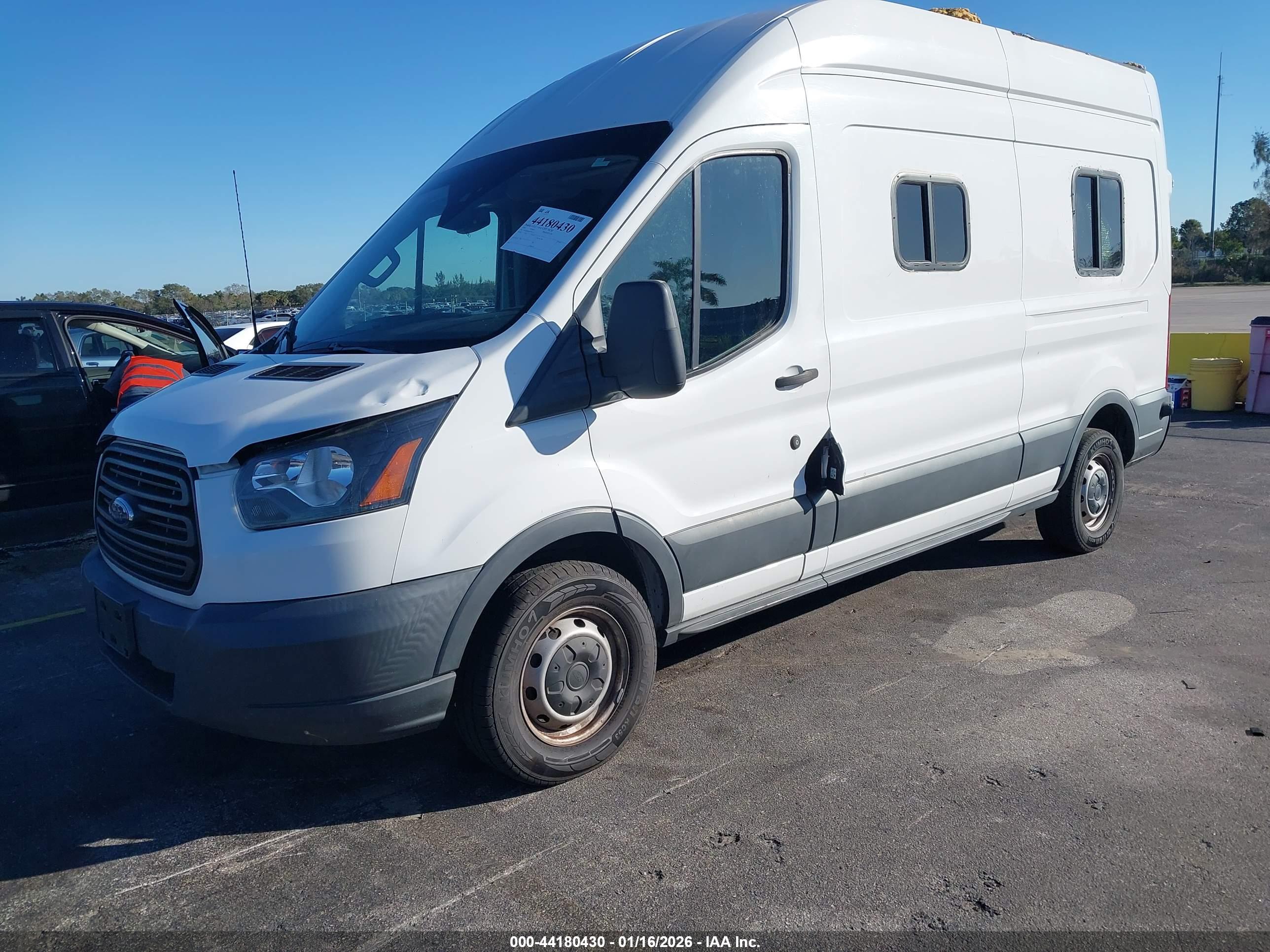 FORD TRANSIT-250 image 2