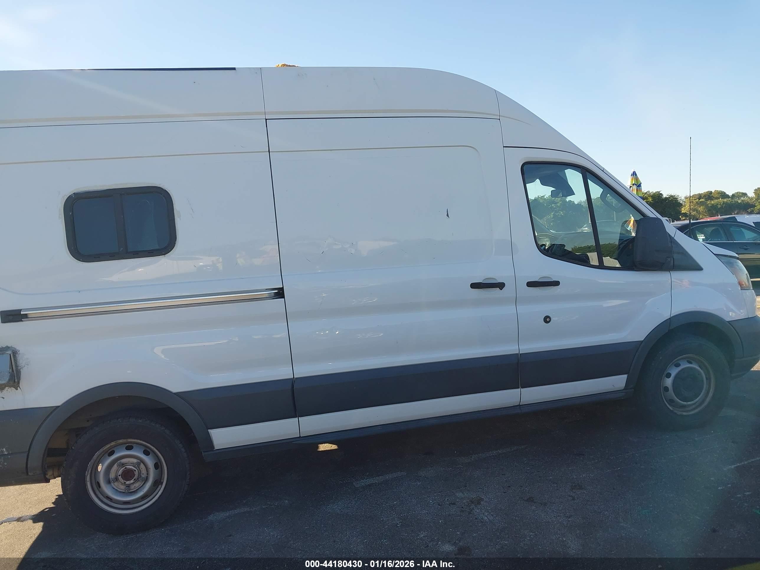 FORD TRANSIT-250 image 6
