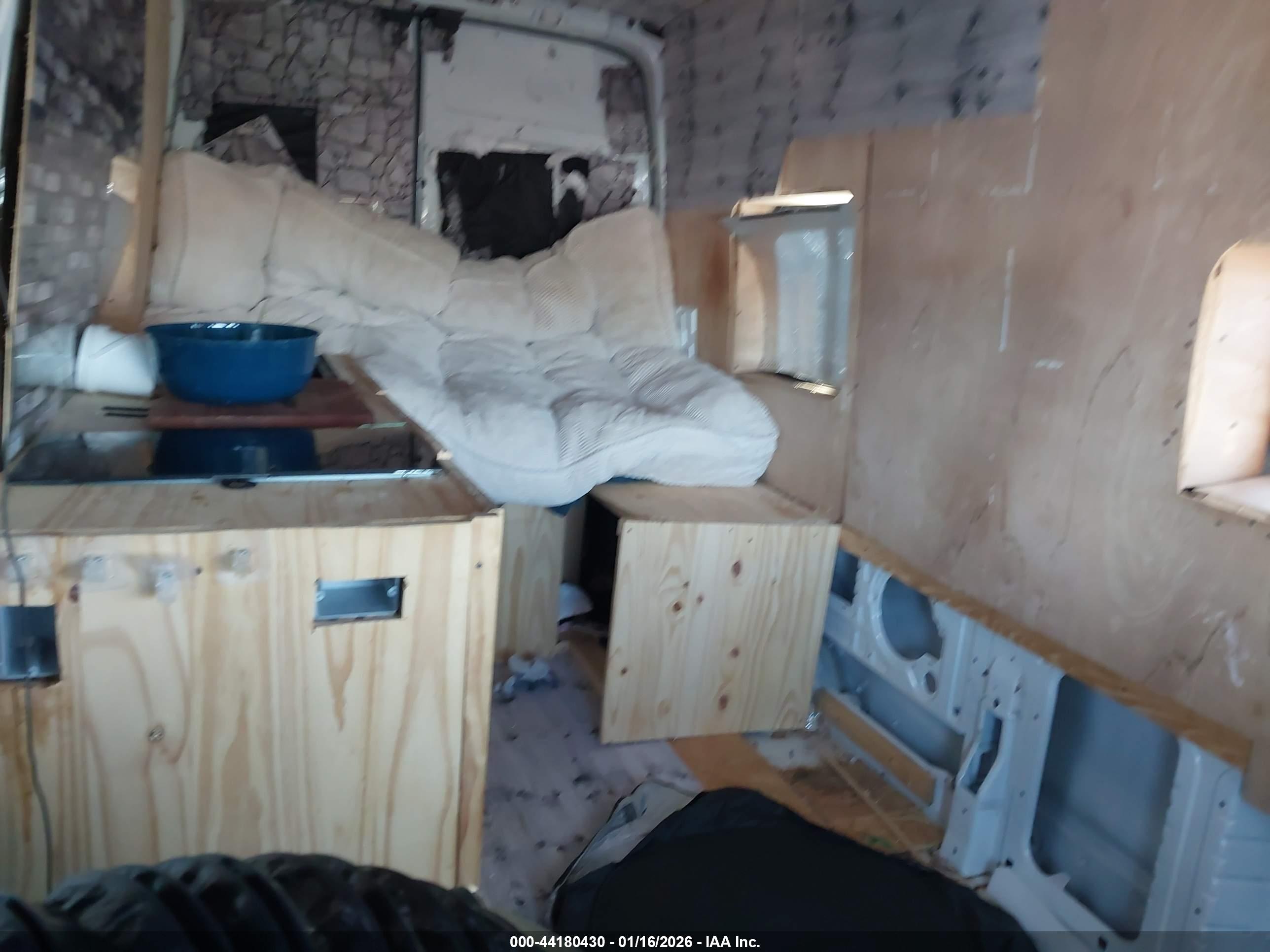 FORD TRANSIT-250 image 8