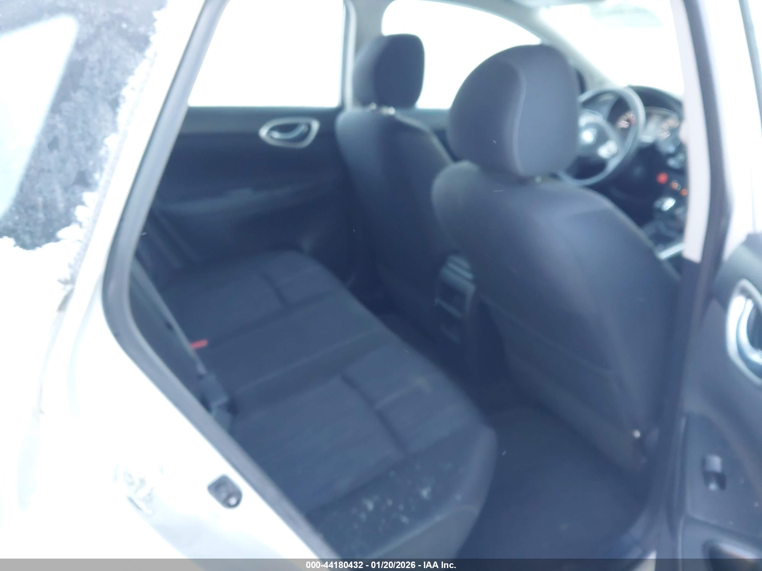 NISSAN SENTRA image 8