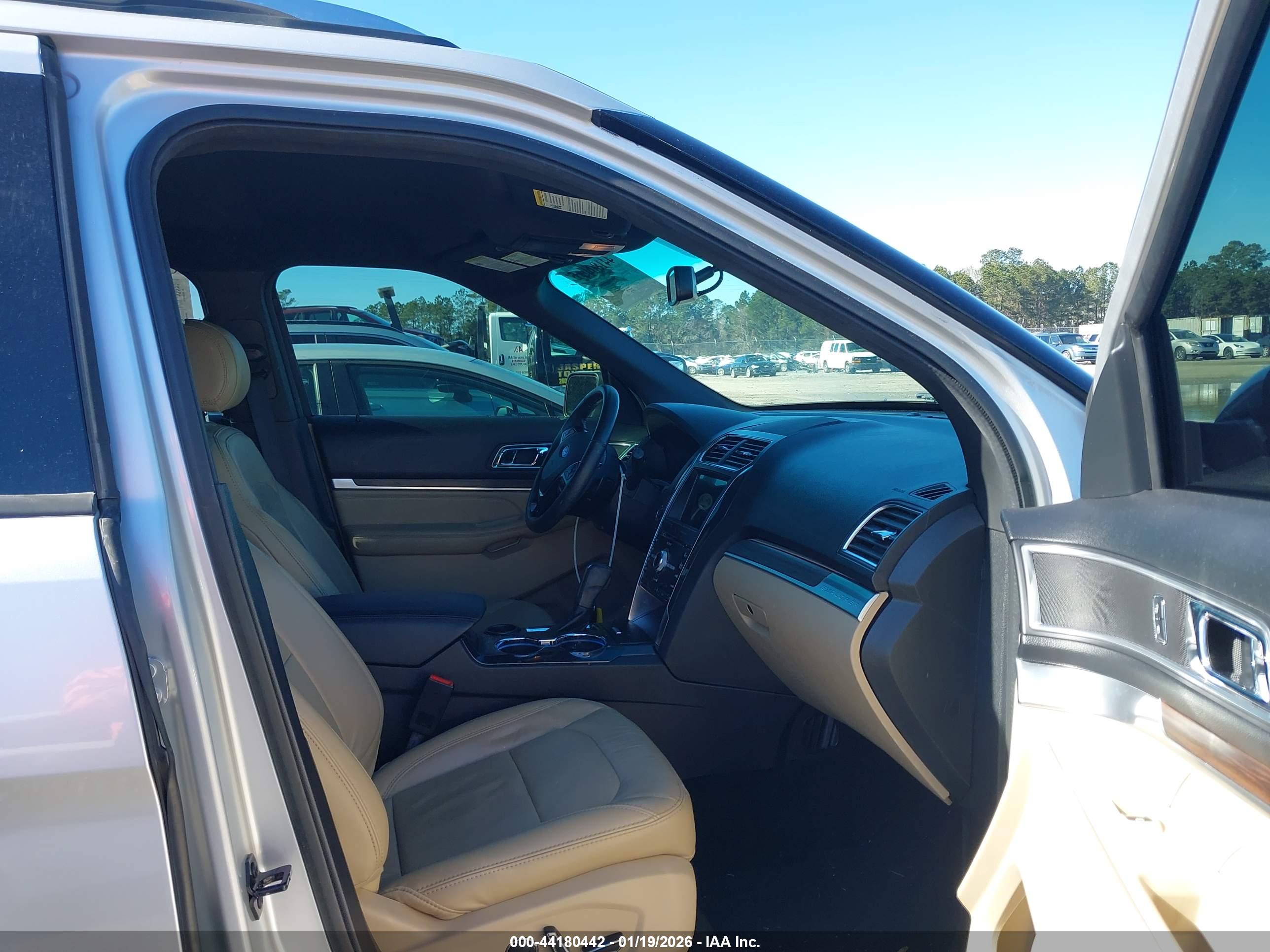 FORD EXPLORER image 5