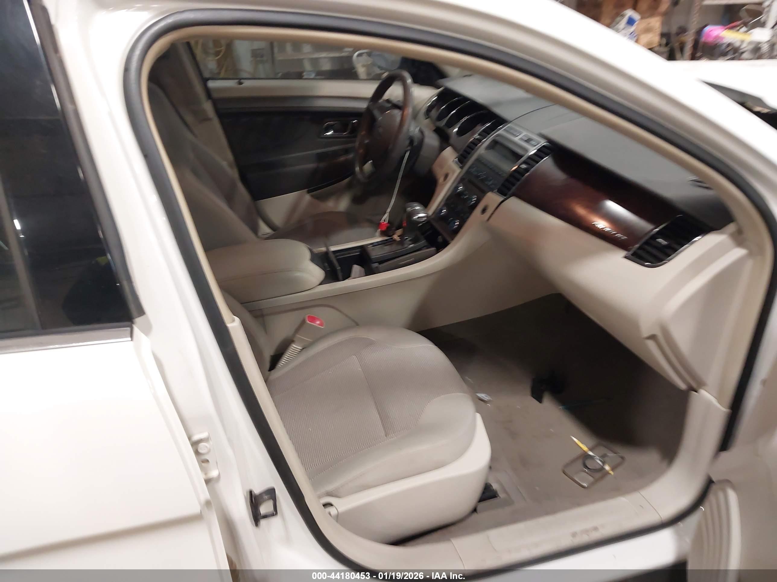 FORD TAURUS image 5