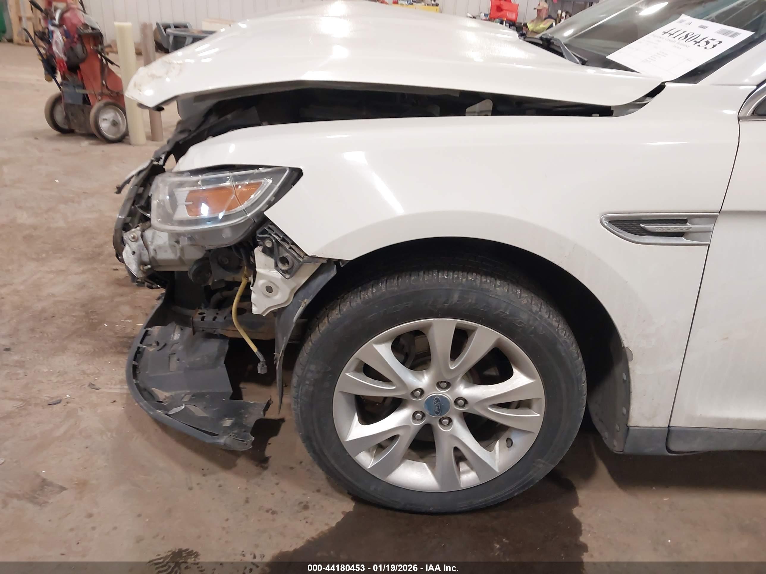 FORD TAURUS image 6