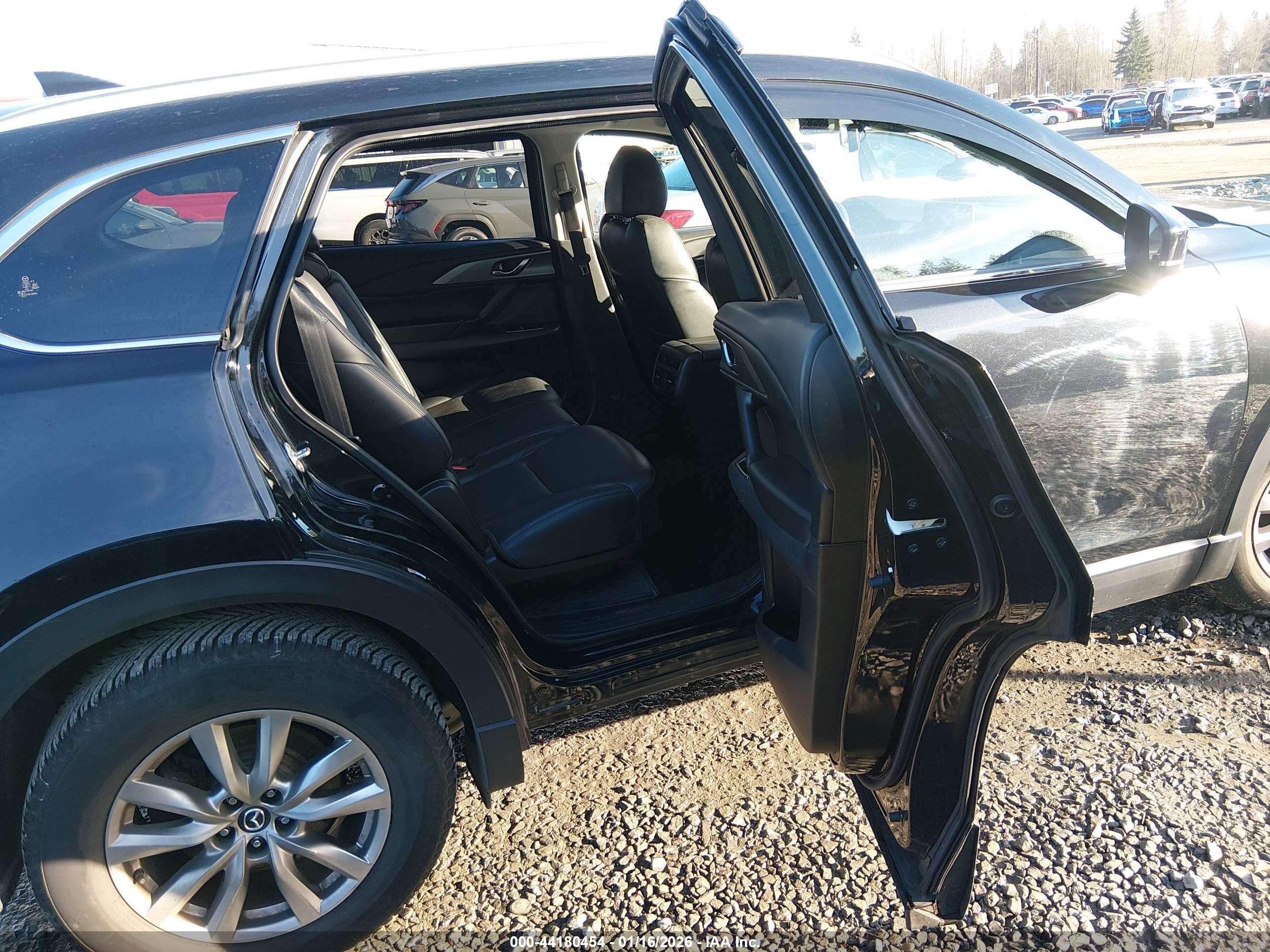 MAZDA CX-9 image 8