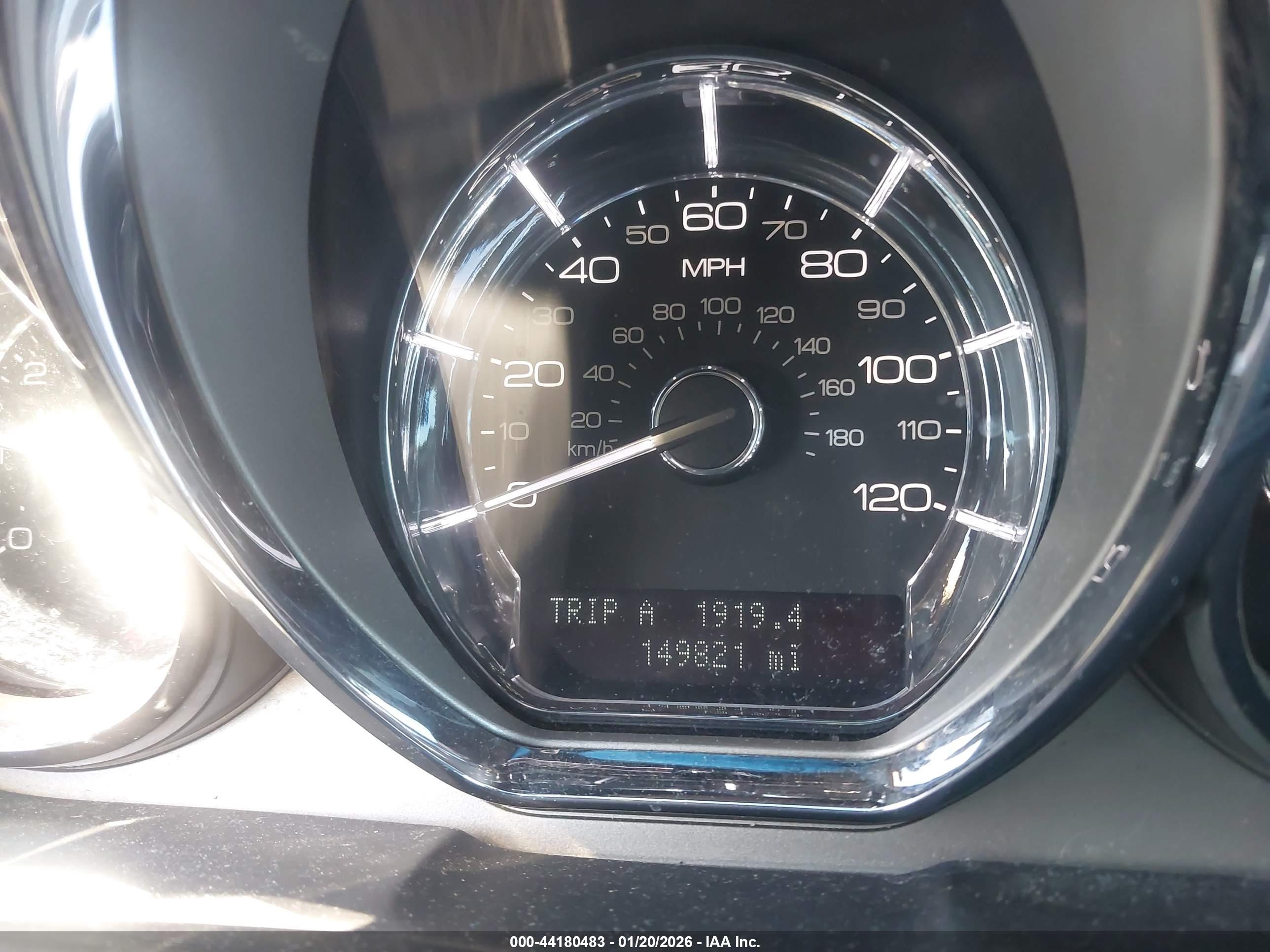 LINCOLN MKT image 7