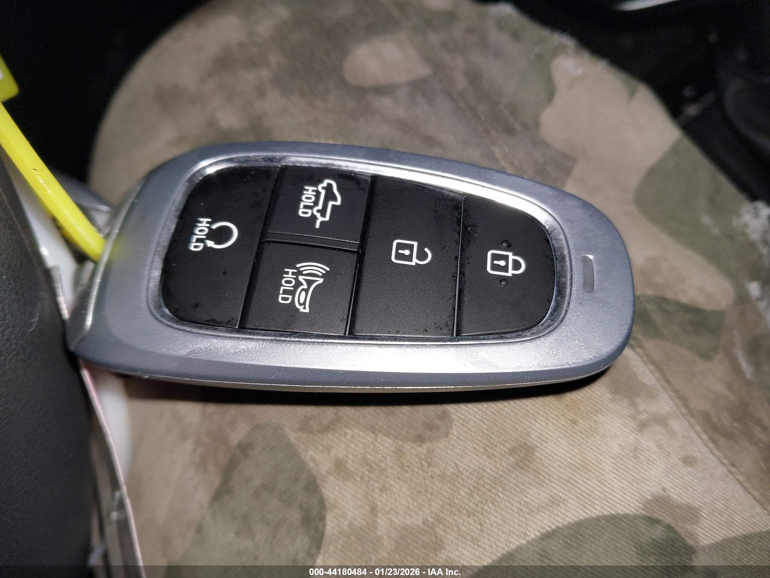 HYUNDAI SANTA image 11